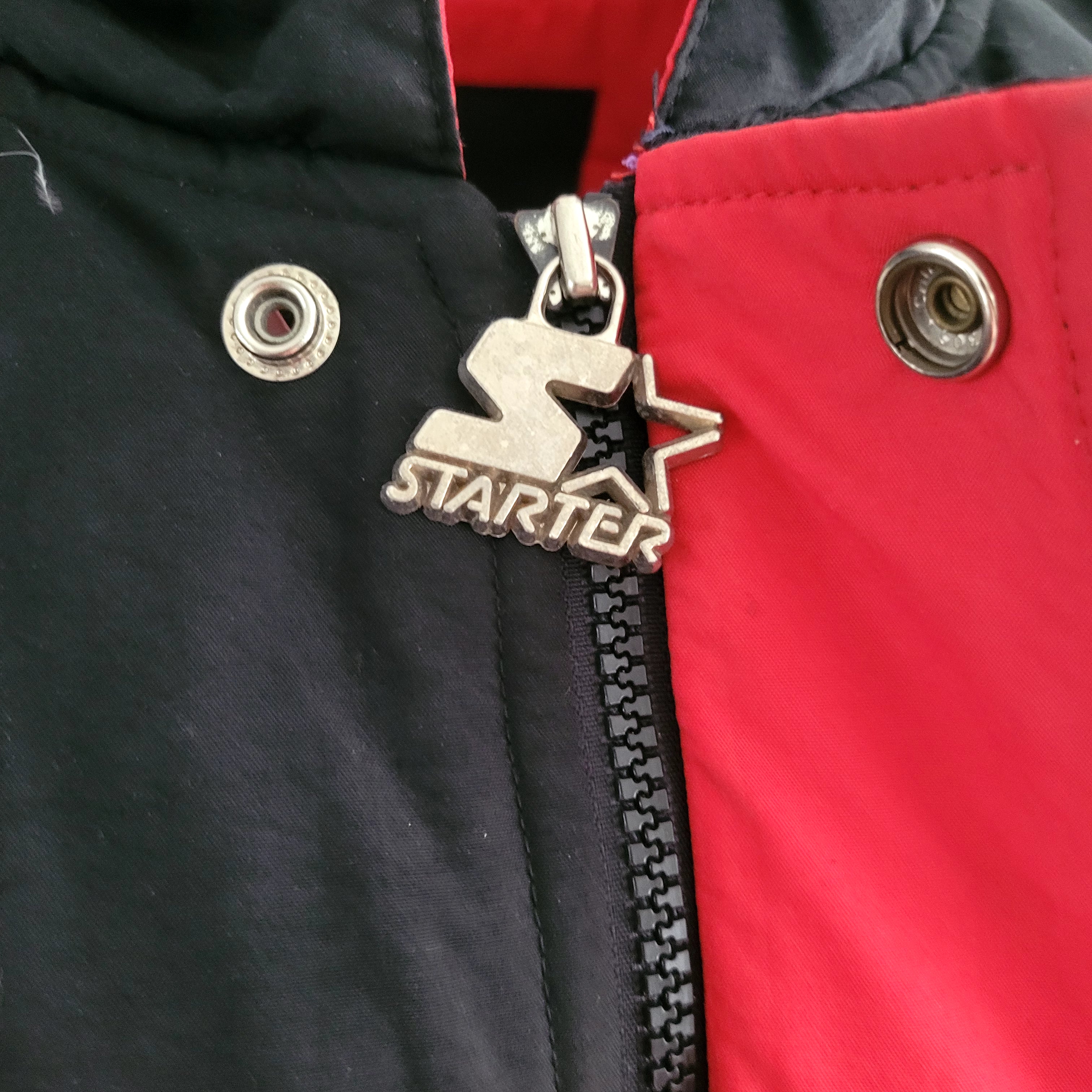 Vintage Chicago Bulls Starter Jacket - Size L - USASTARFASHION