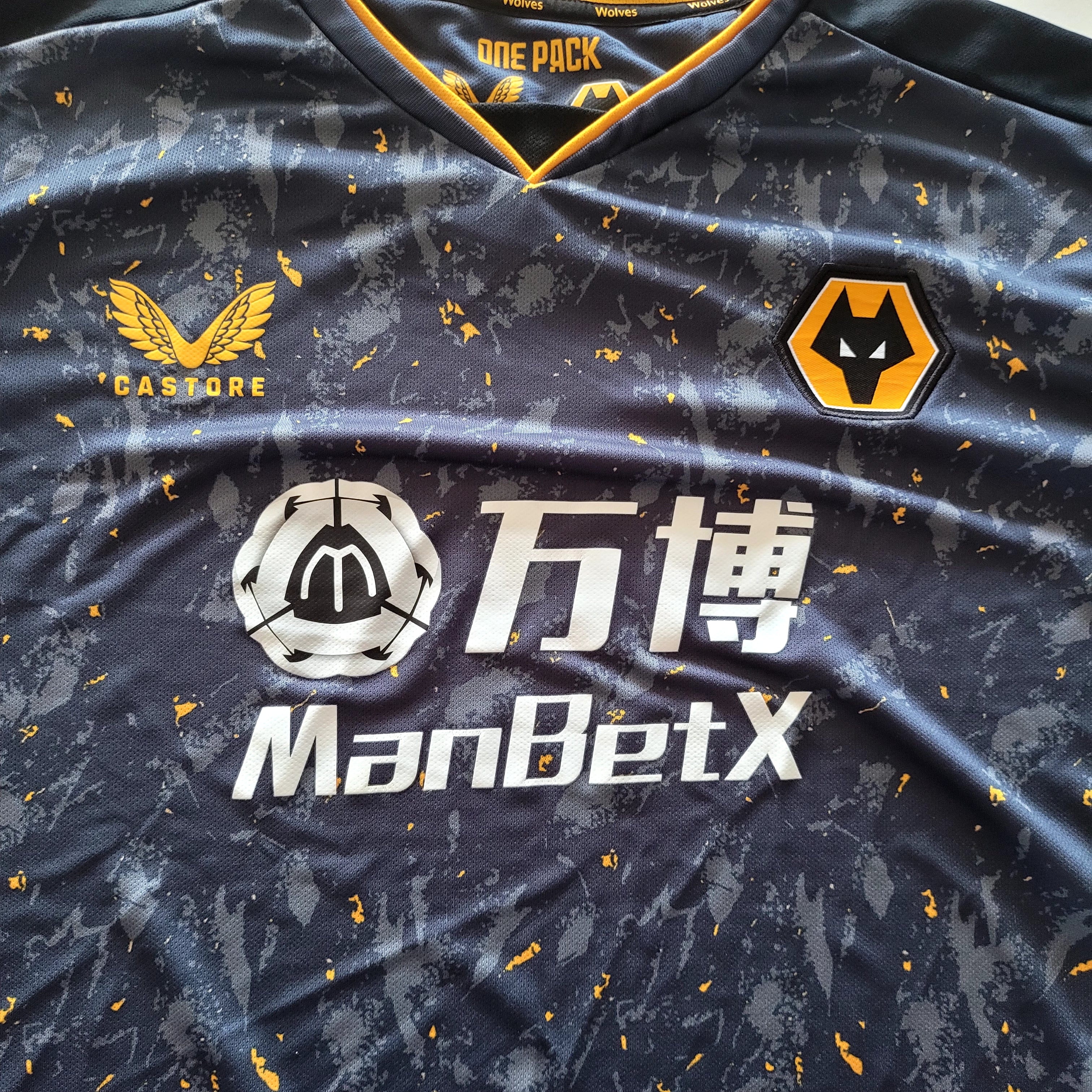 Wolverhampton Wanderers Castore 2022/23 Third Shirt (XXL) - USASTARFASHION
