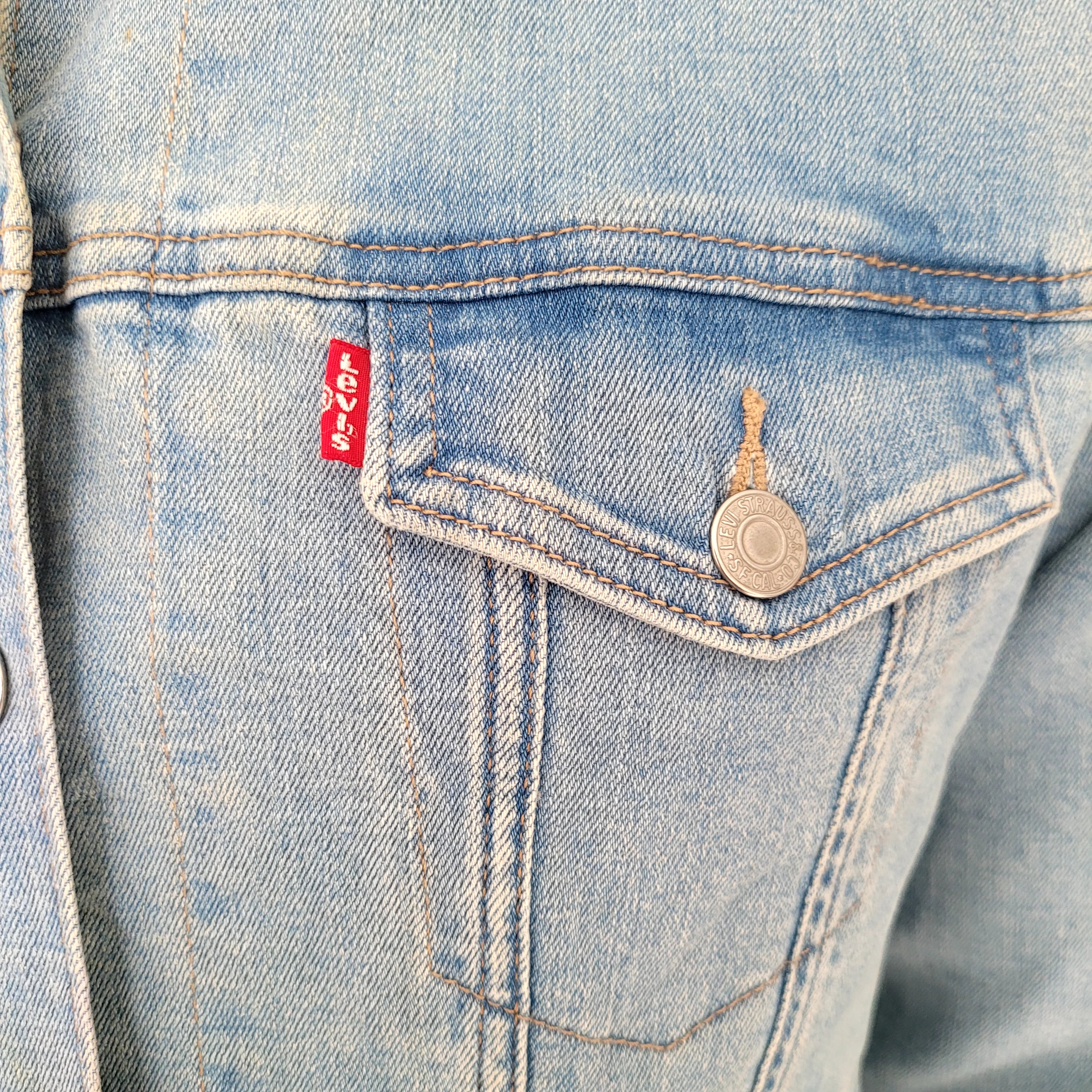 Vintage Levi’s Sherpa Denim Trucker Jacket – Light Wash, 1X - USASTARFASHION