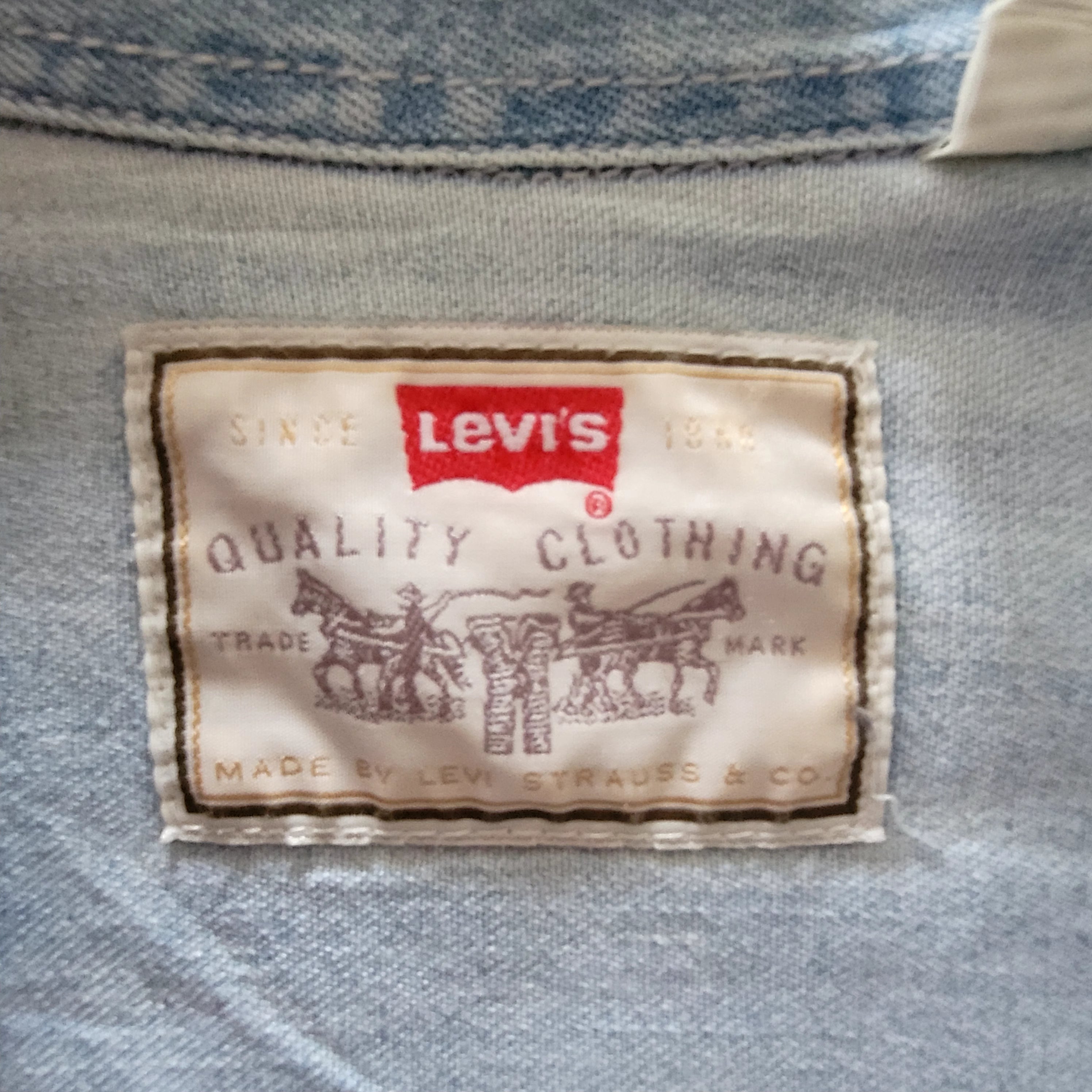 Levi’s White Authentic Western Shirt – Size M - USASTARFASHION
