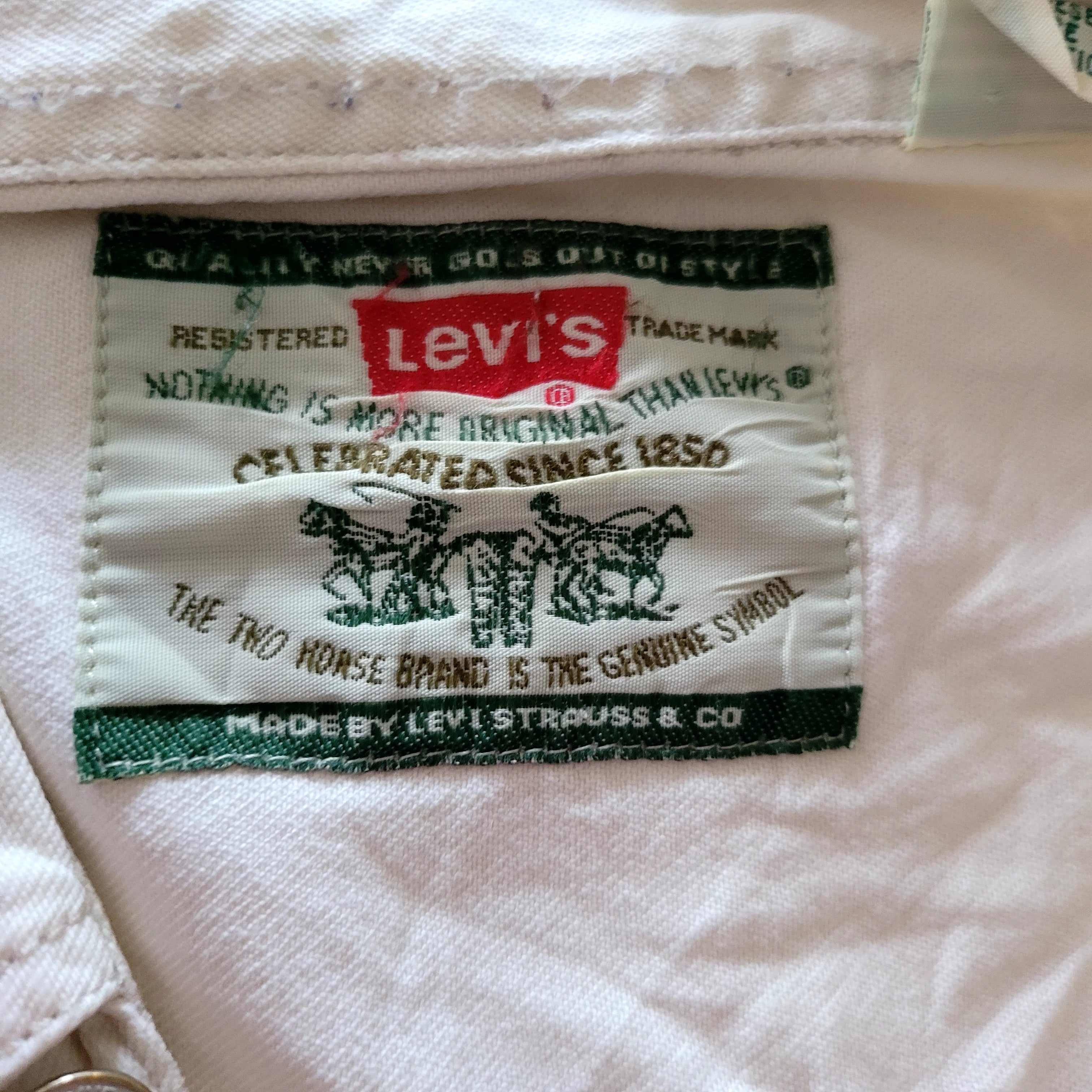 Levi’s White Authentic Western Shirt – Size M - USASTARFASHION