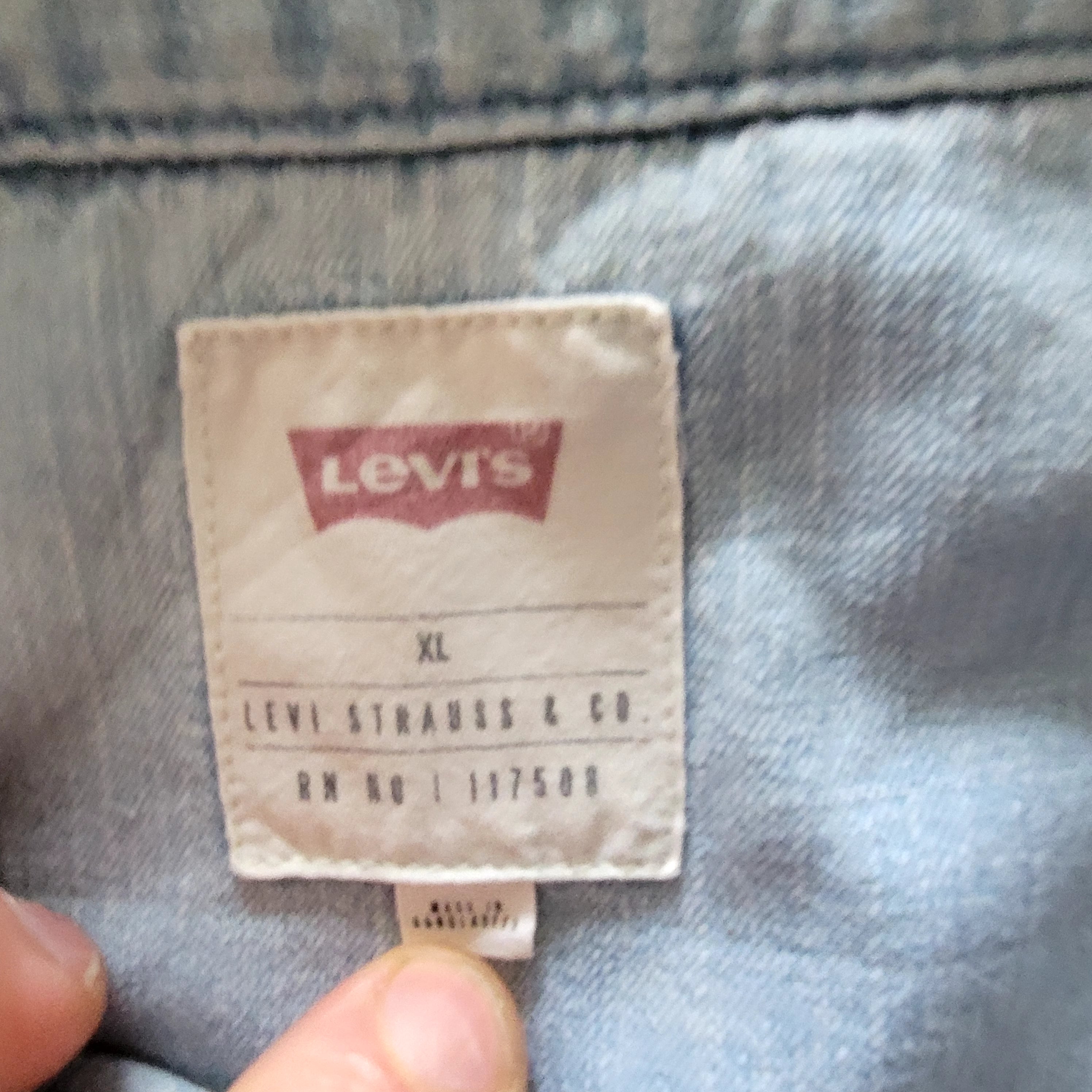 Levi’s XL Light Wash Denim Shirt - USASTARFASHION