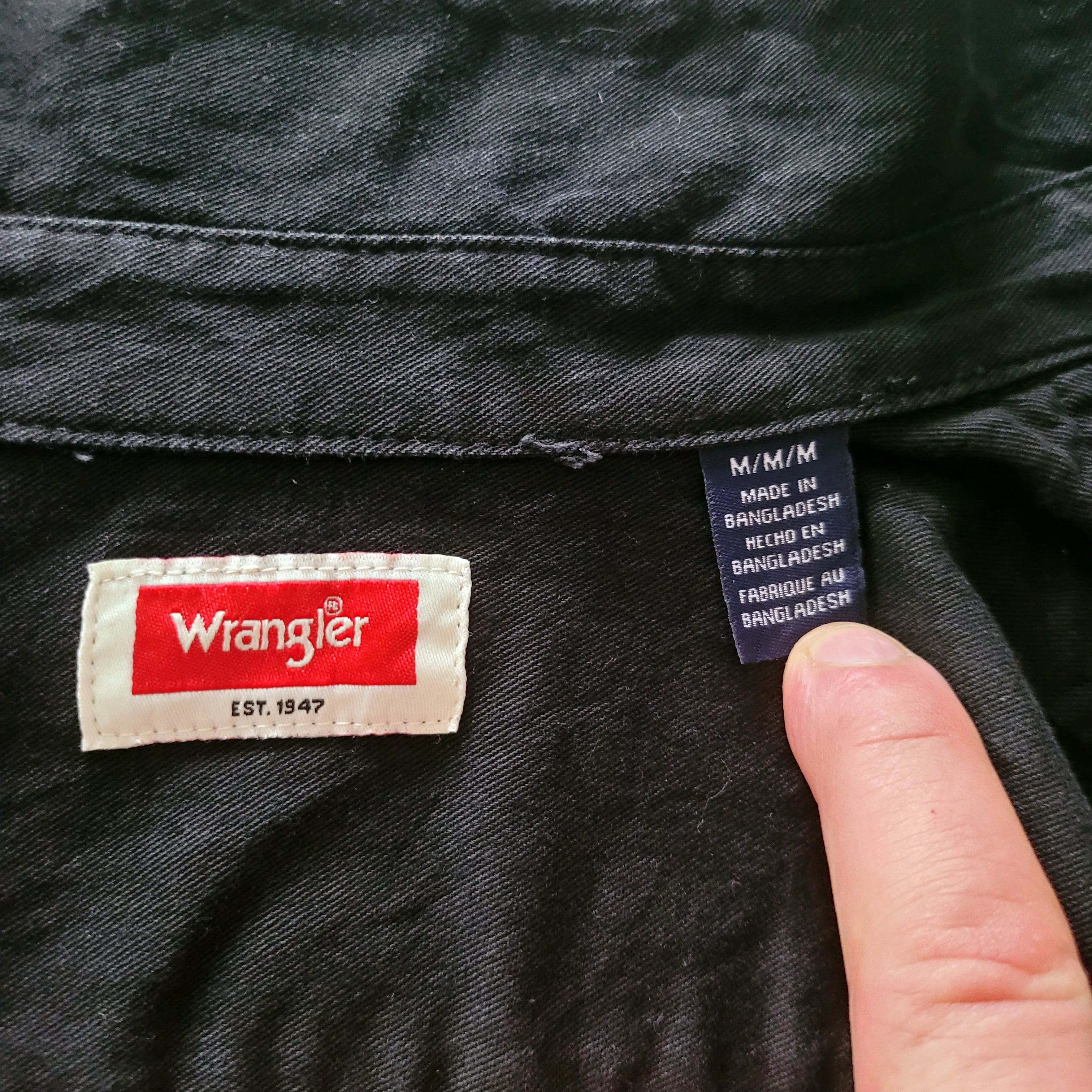 Vintage Levi’s Western Denim Shirt – Size M - USASTARFASHION