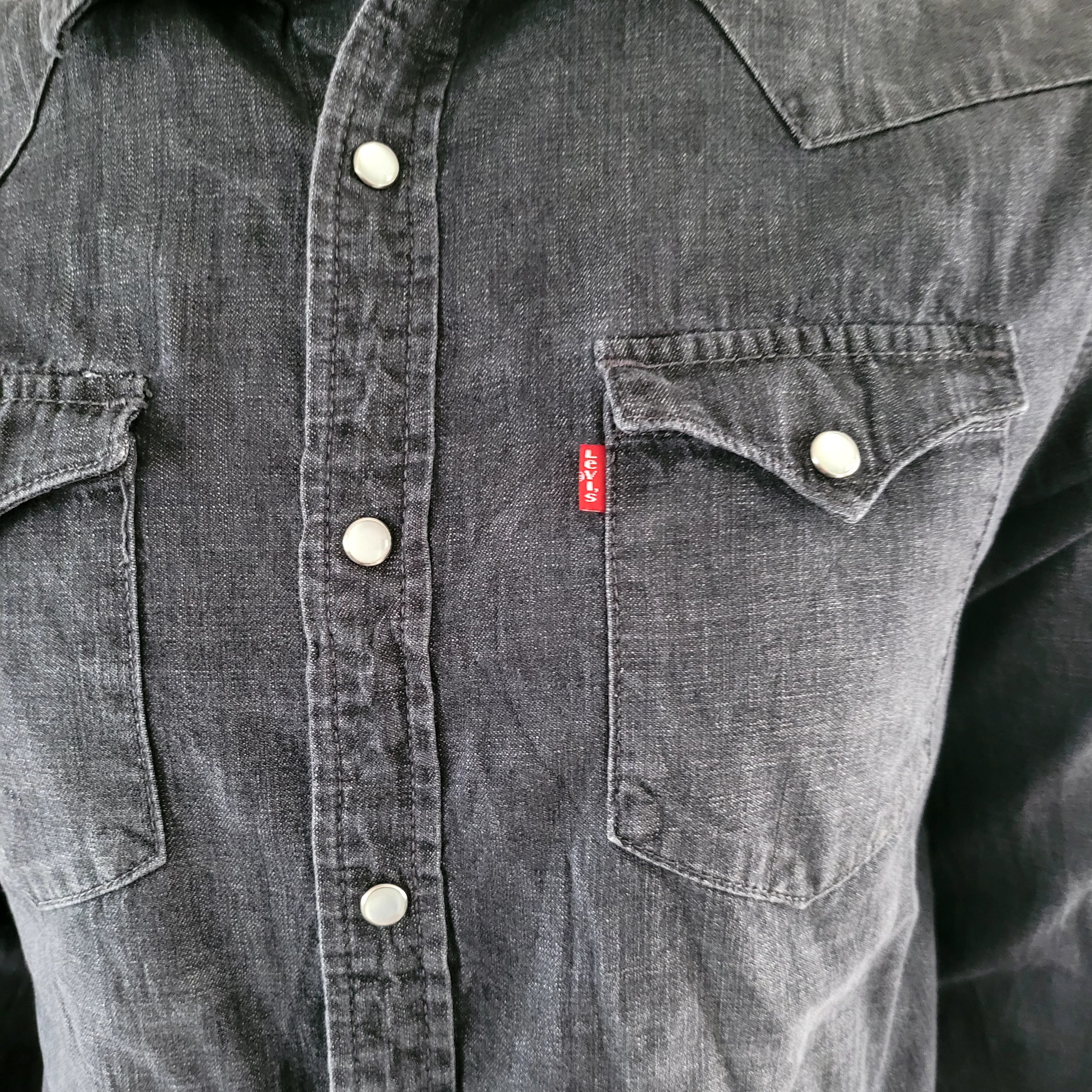 Vintage Levi’s Western Denim Shirt – Black, Size M - USASTARFASHION