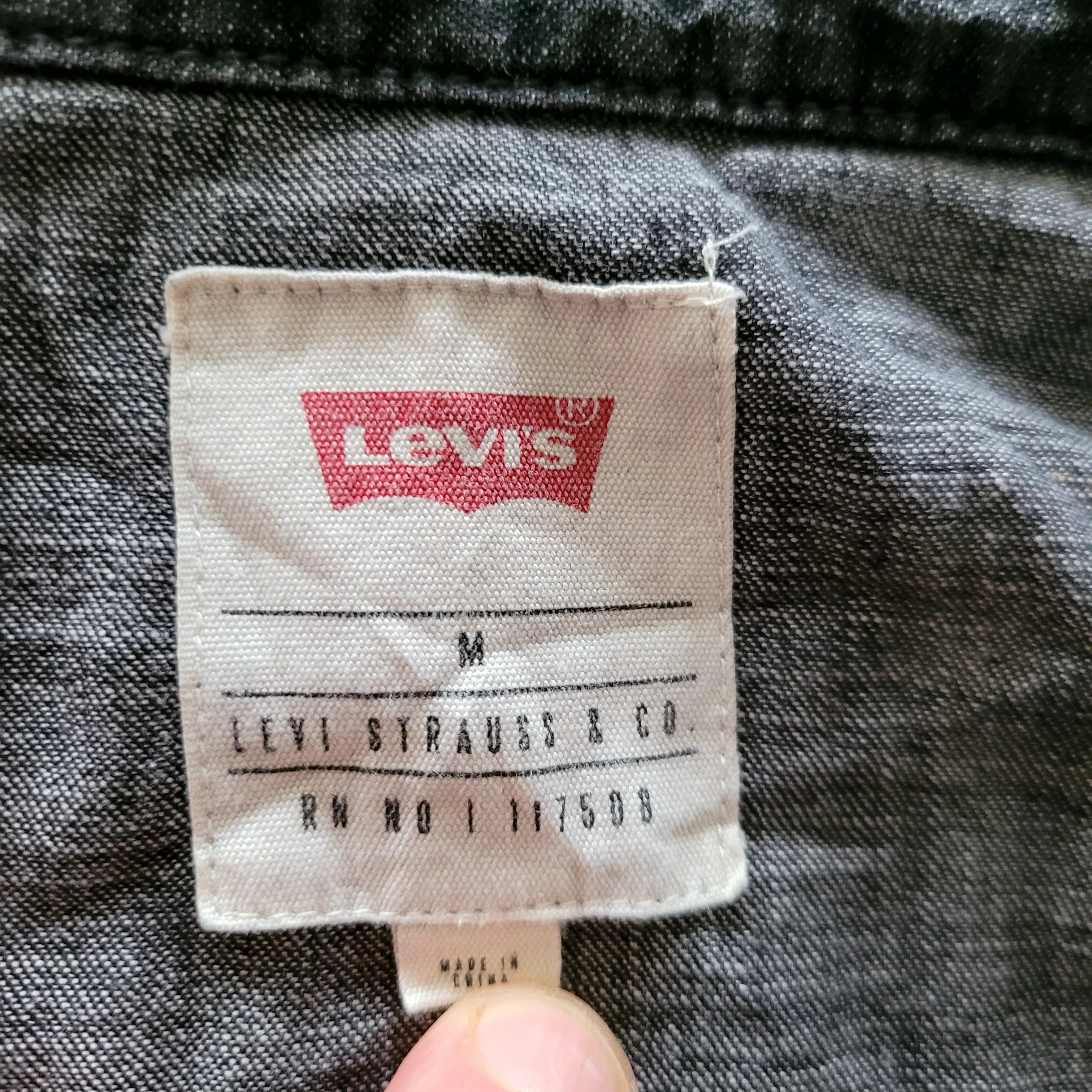 Vintage Levi’s Western Denim Shirt – Black, Size M - USASTARFASHION
