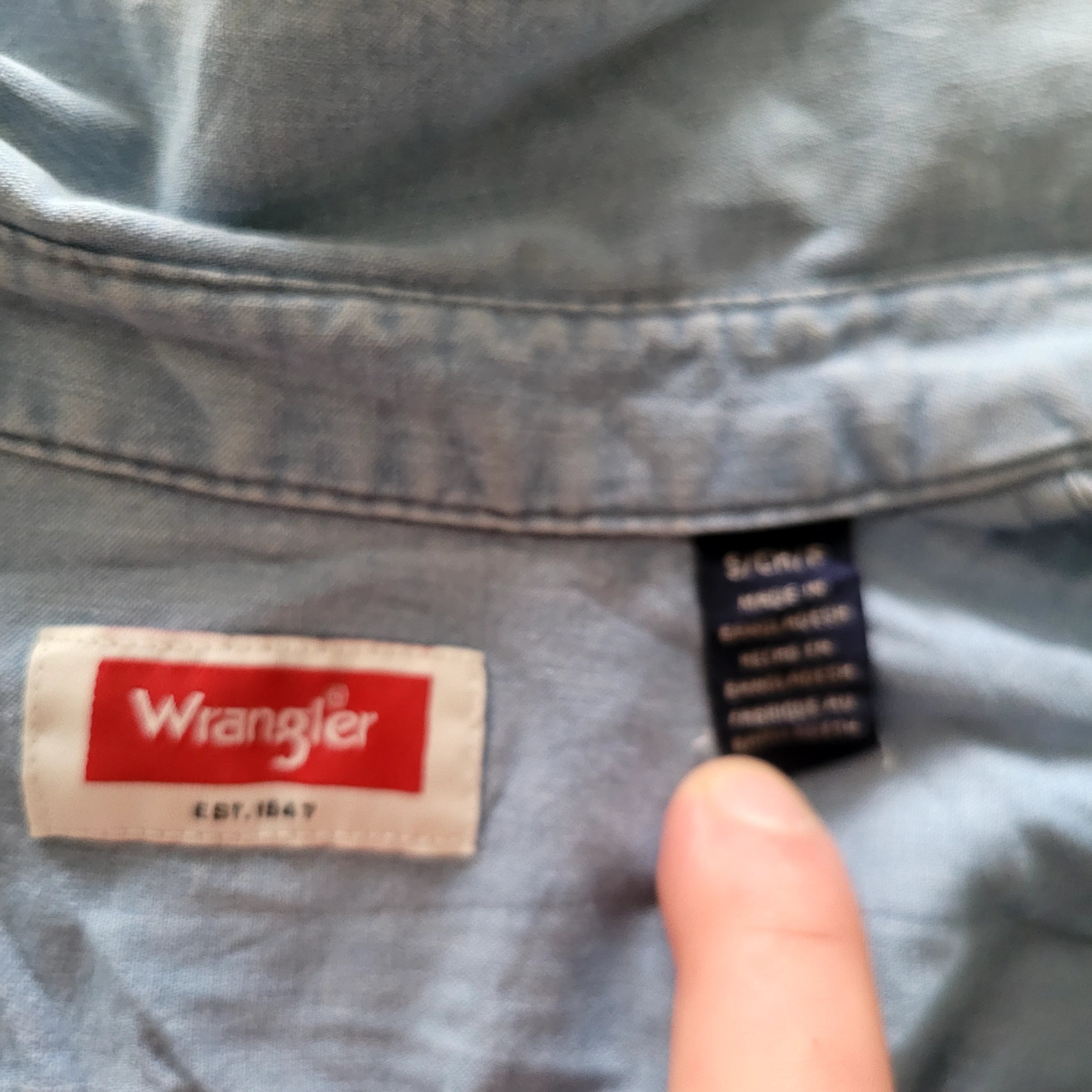 Wrangler Western Stretch Denim Shirt – Light Blue, Size S - USASTARFASHION