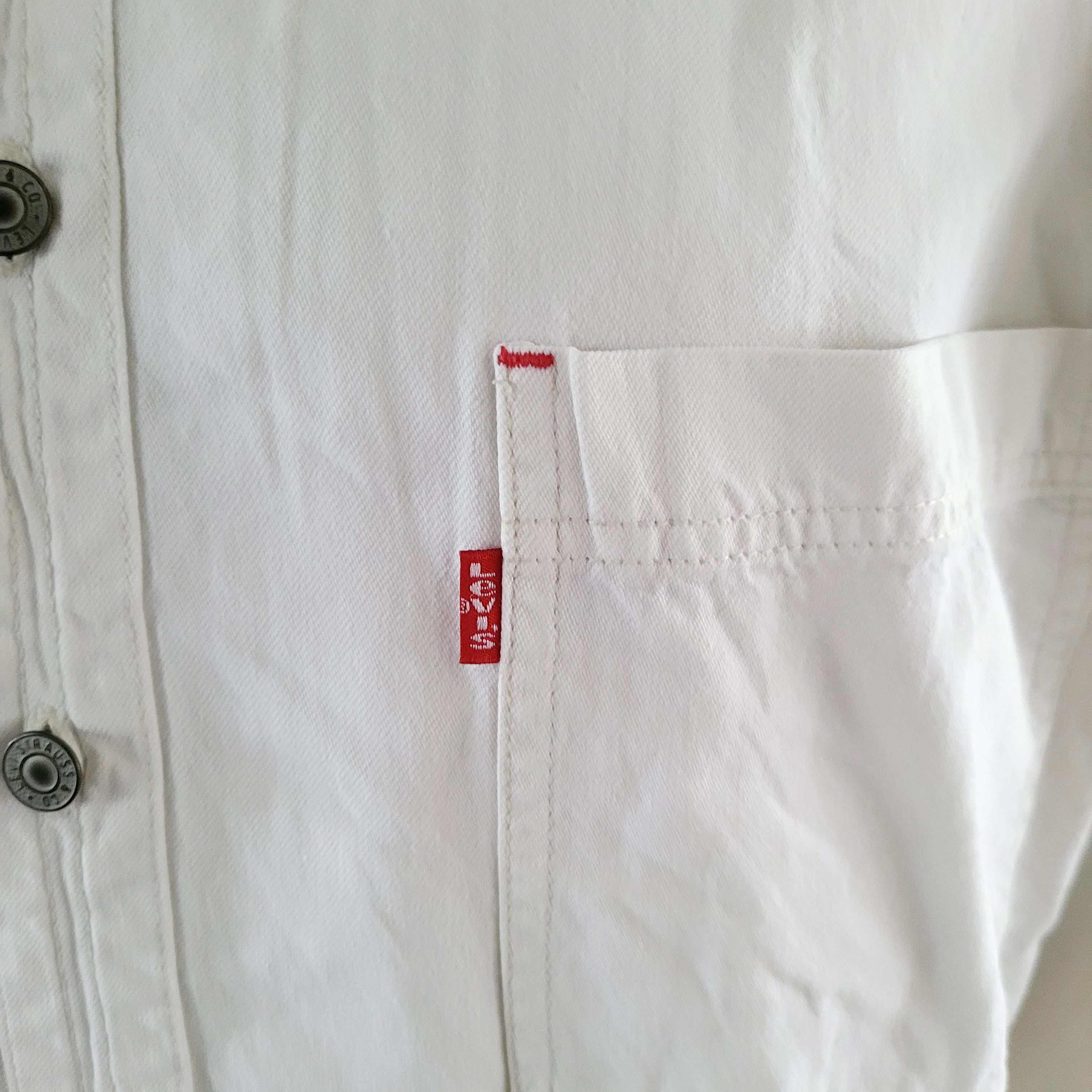 Vintage Levi’s White Long Sleeve Shirt – Size XL - USASTARFASHION
