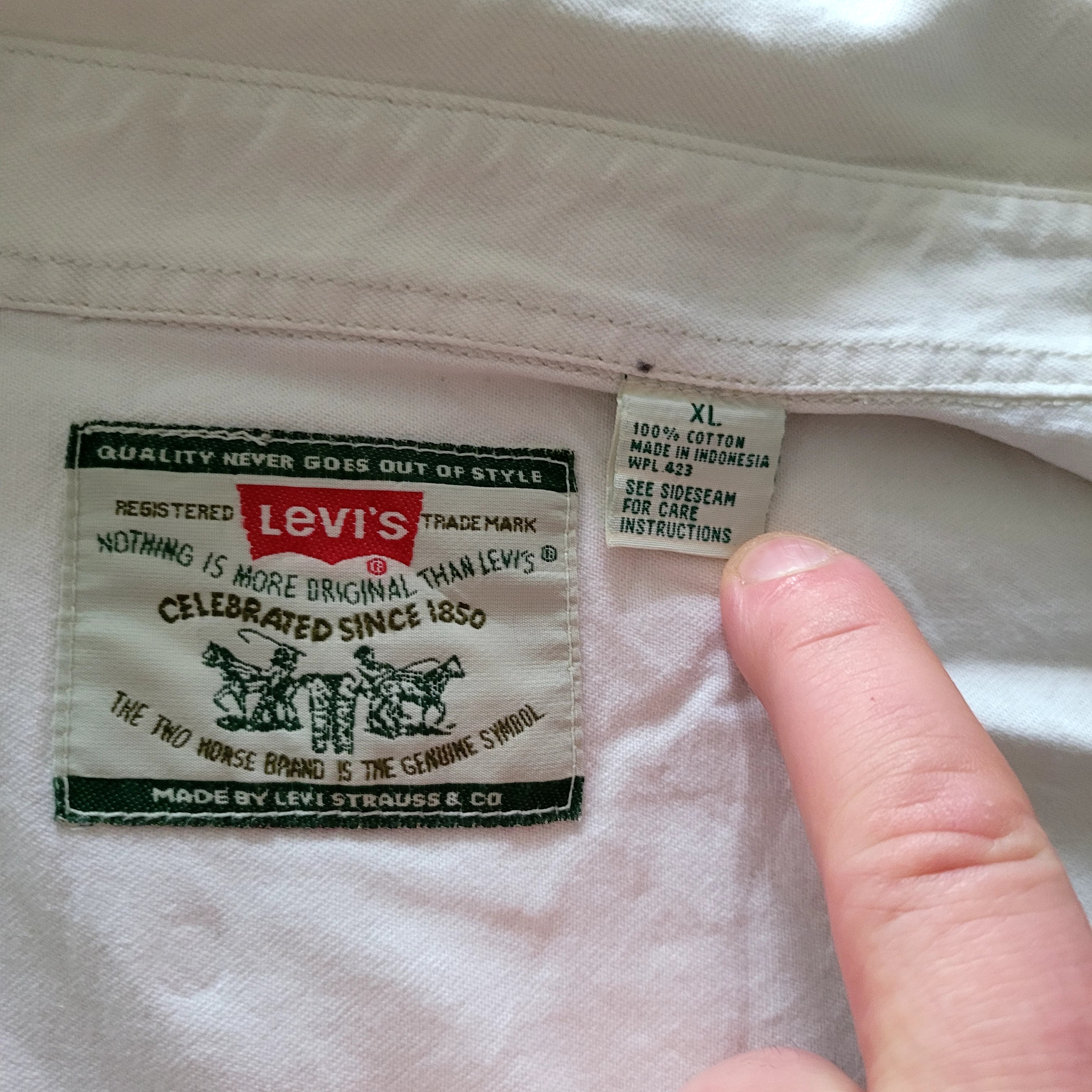 Vintage Levi’s White Long Sleeve Shirt – Size XL - USASTARFASHION