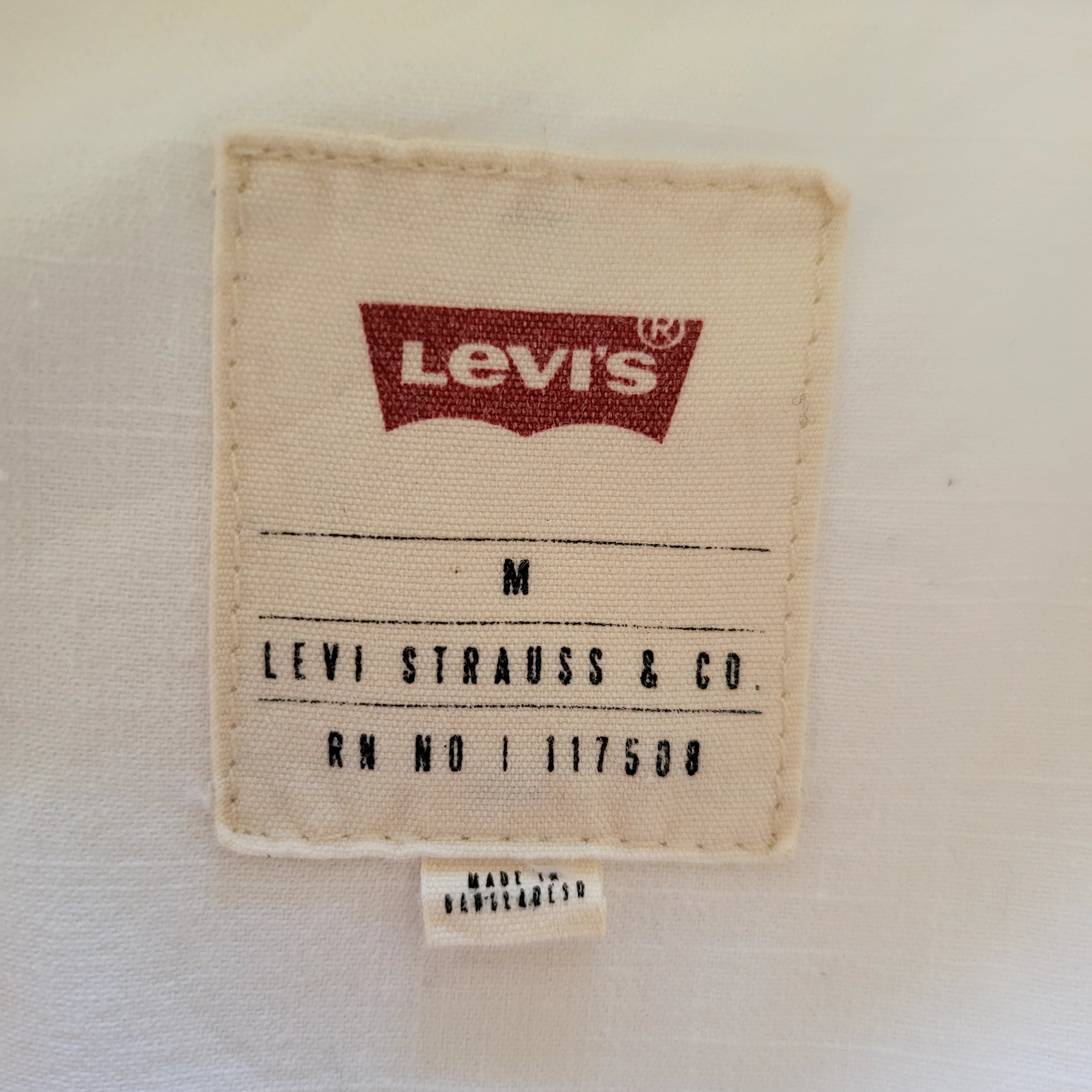 Levi’s White Western Snap Shirt – Size M - USASTARFASHION