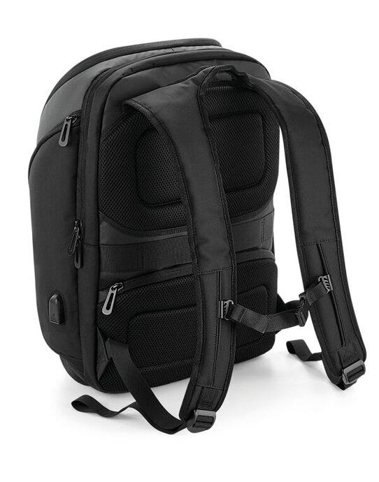 Quadra QD910 Pro-Tech Charge Backpack - Black
