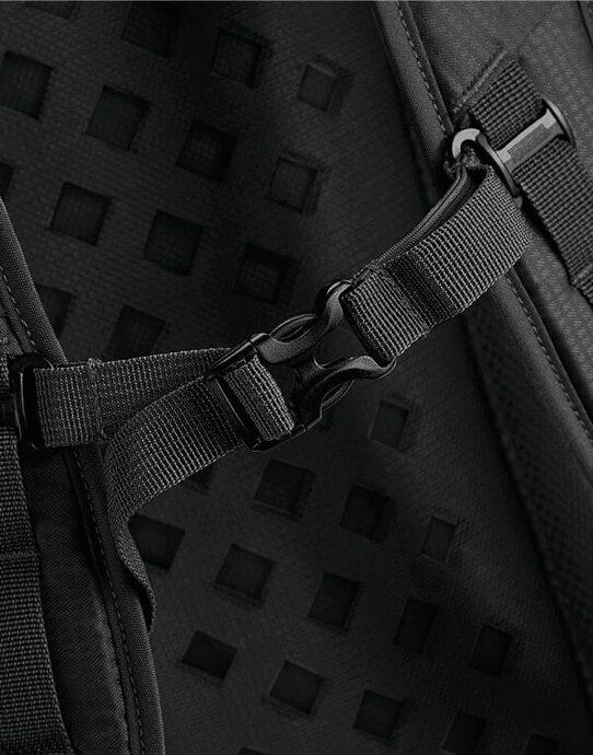 Quadra QX325 SLX®-Lite 25 Litre Daypack - Black