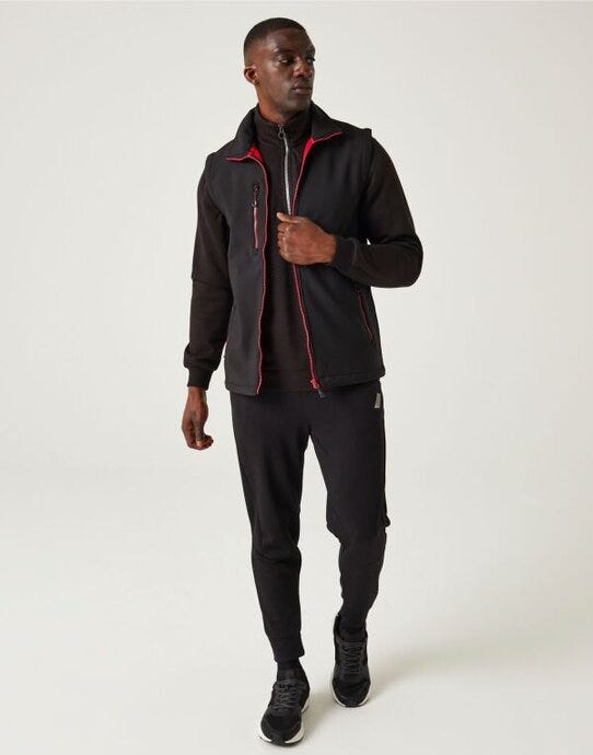 Regatta Professional TRA915 Regatta Navigate 2L Softshell Bodywarmer - Black/Classic Red