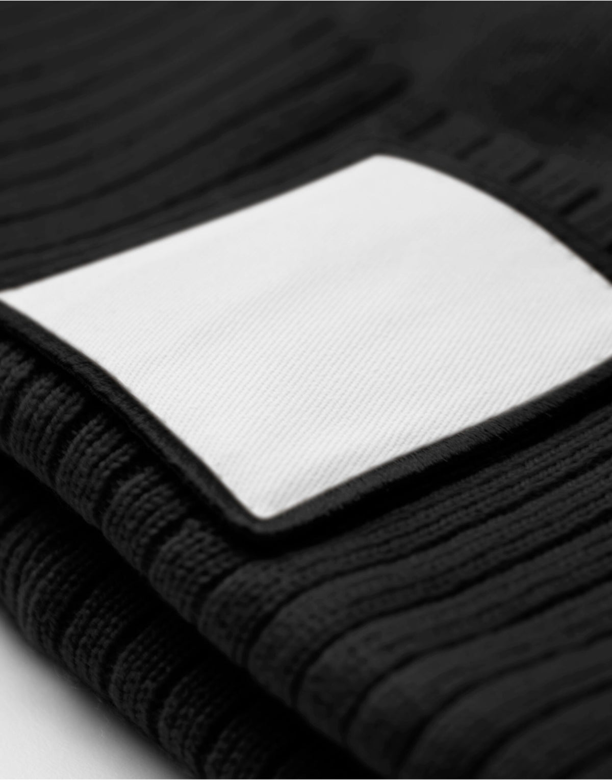 Beechfield B337R Appliqué Patch Beanie - Black/White