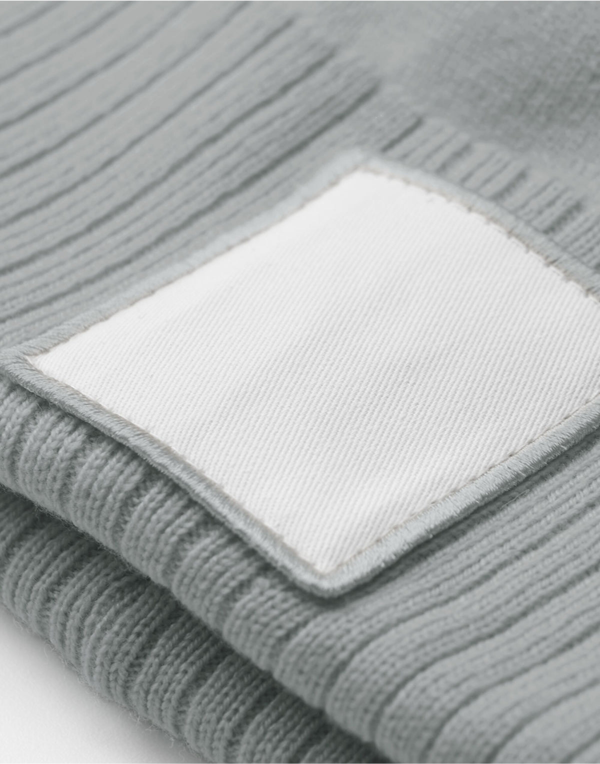 Beechfield B338R Appliqué Patch Pom Beanie - Ash/White