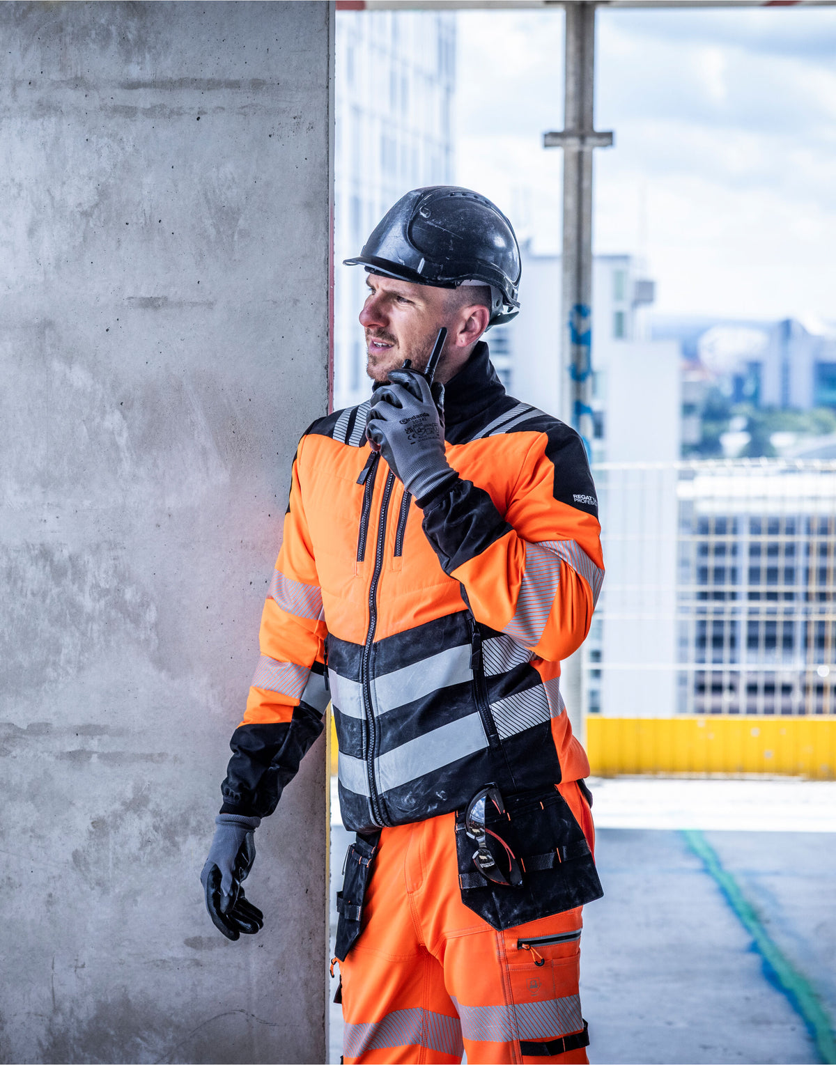 Regatta High Visibility TRA953 Regatta Hi-Vis X-Pro Hybrid Jkt Class 2