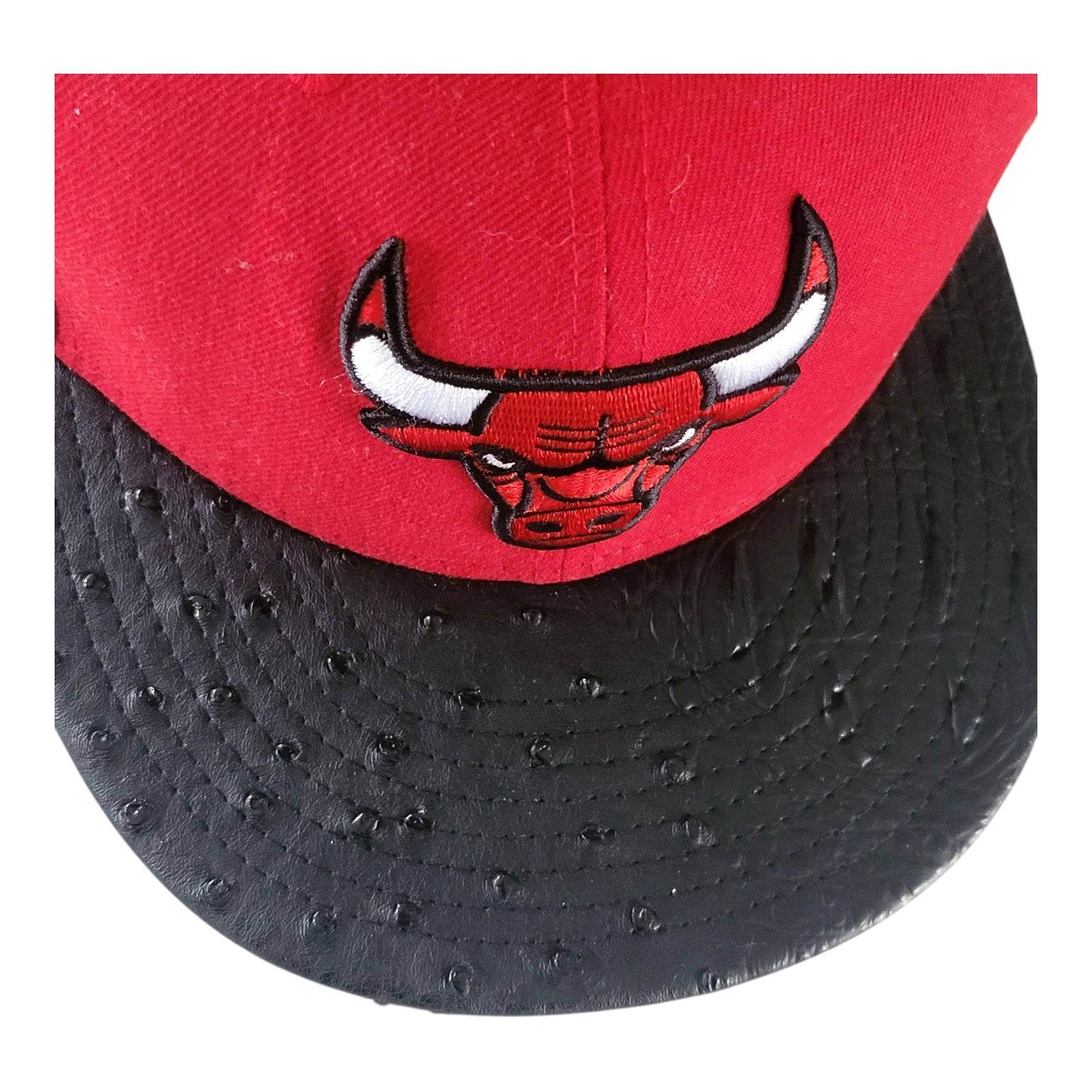 Chicago Bulls Cap New Era 59FIFTY Fitted Size 7 3/8 with Textured Black Visor - USASTARFASHION