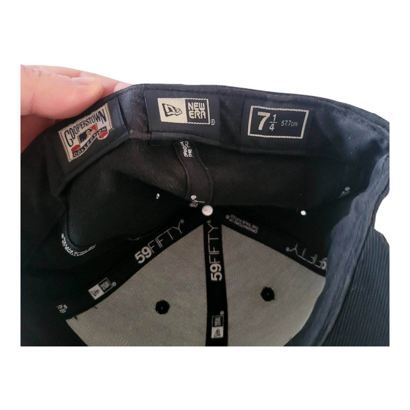 Vintage Era Cooperstown Collection Black Fitted Cap 7 1/4 (57.7 cm) - USASTARFASHION