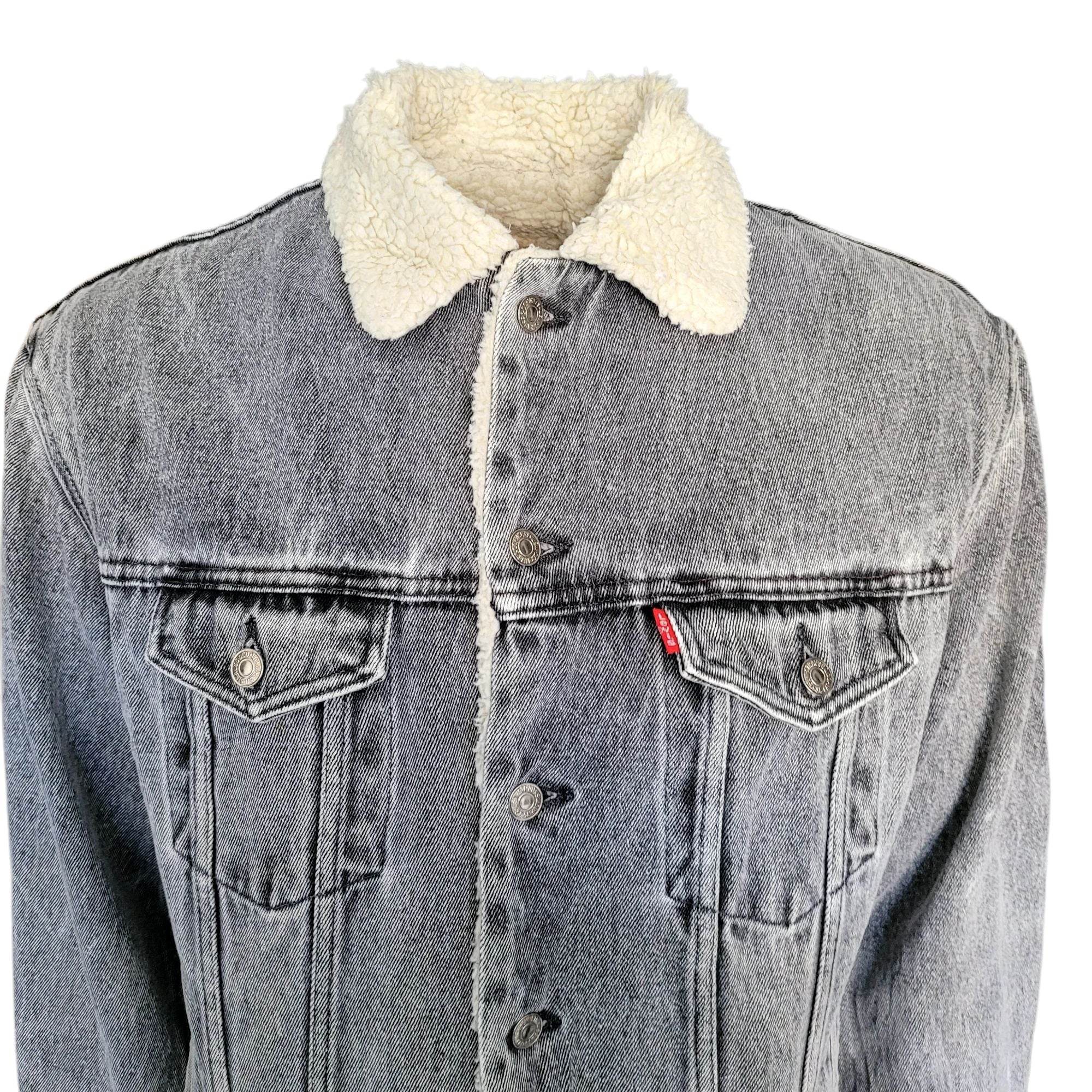 Vintage Levi’s Sherpa Lined Denim Jacket – Size S - USASTARFASHION