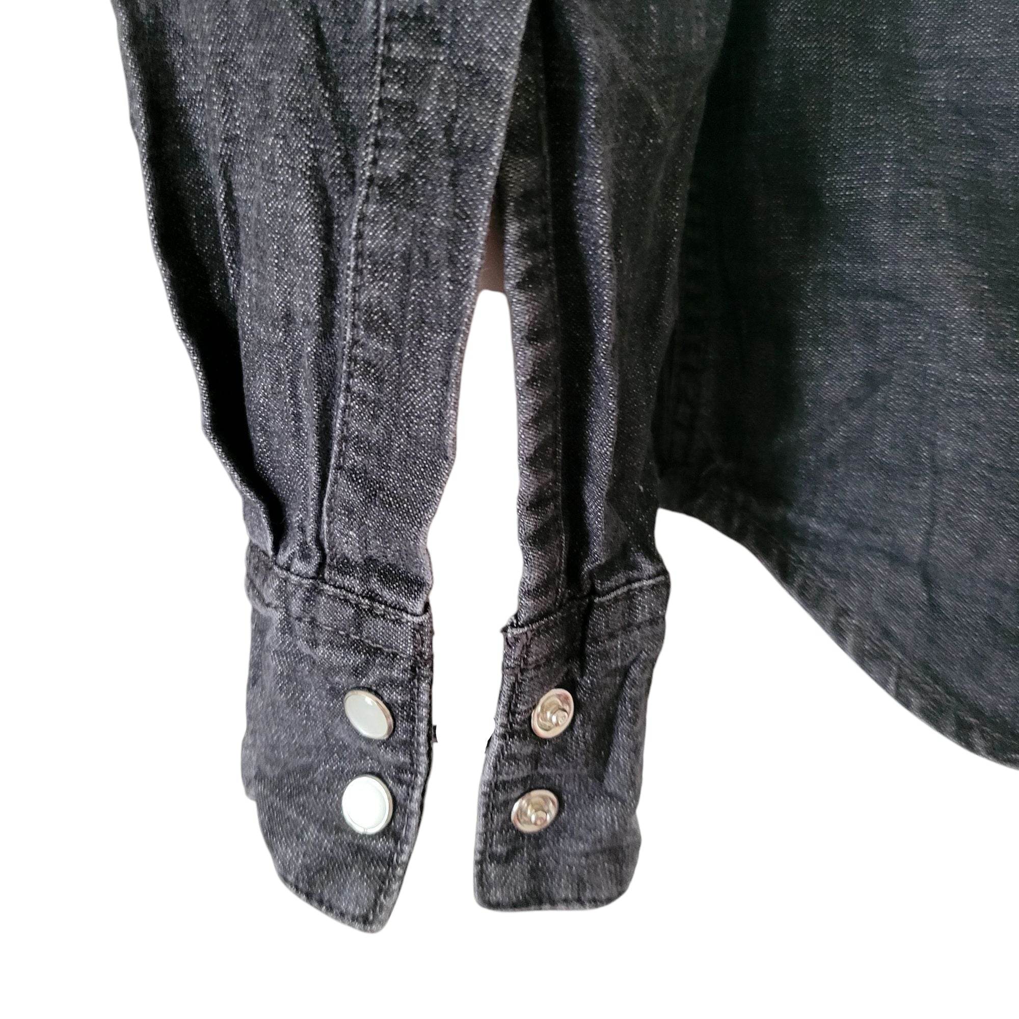 Vintage Levi’s Western Denim Shirt – Black, Size M - USASTARFASHION