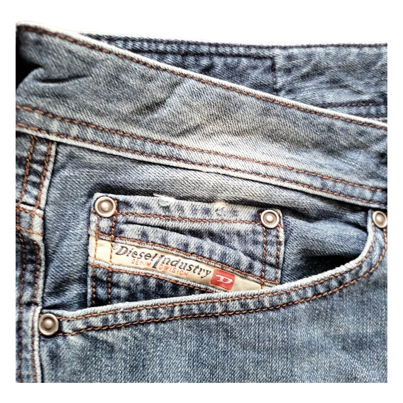 Diesel Viker W40 L32 ORBE4 Distressed Jeans - USASTARFASHION