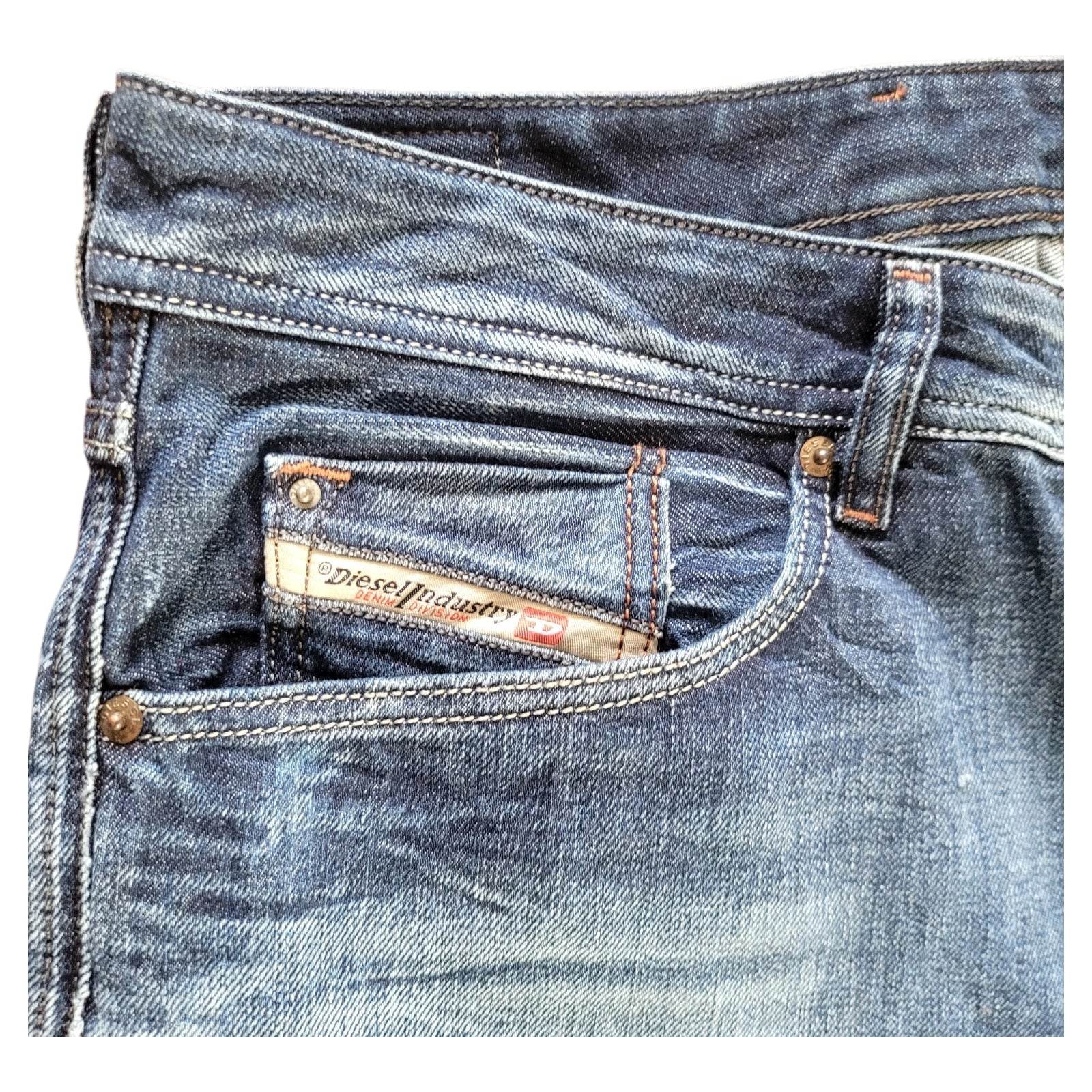 Diesel Waykee 0806U Regular Straight Jeans – W36 L32 - USASTARFASHION