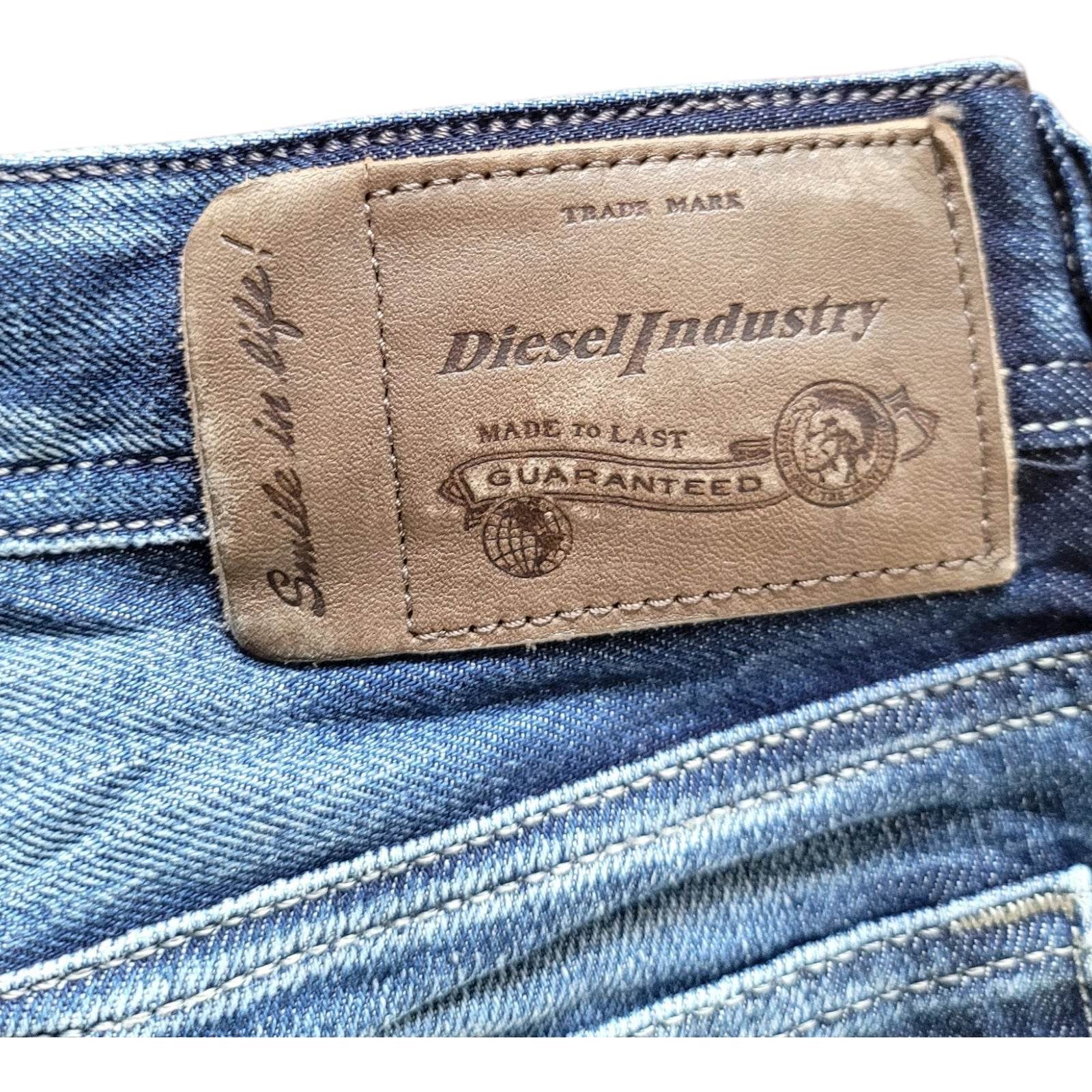 Diesel Waykee 0806U Regular Straight Jeans – W36 L32 - USASTARFASHION