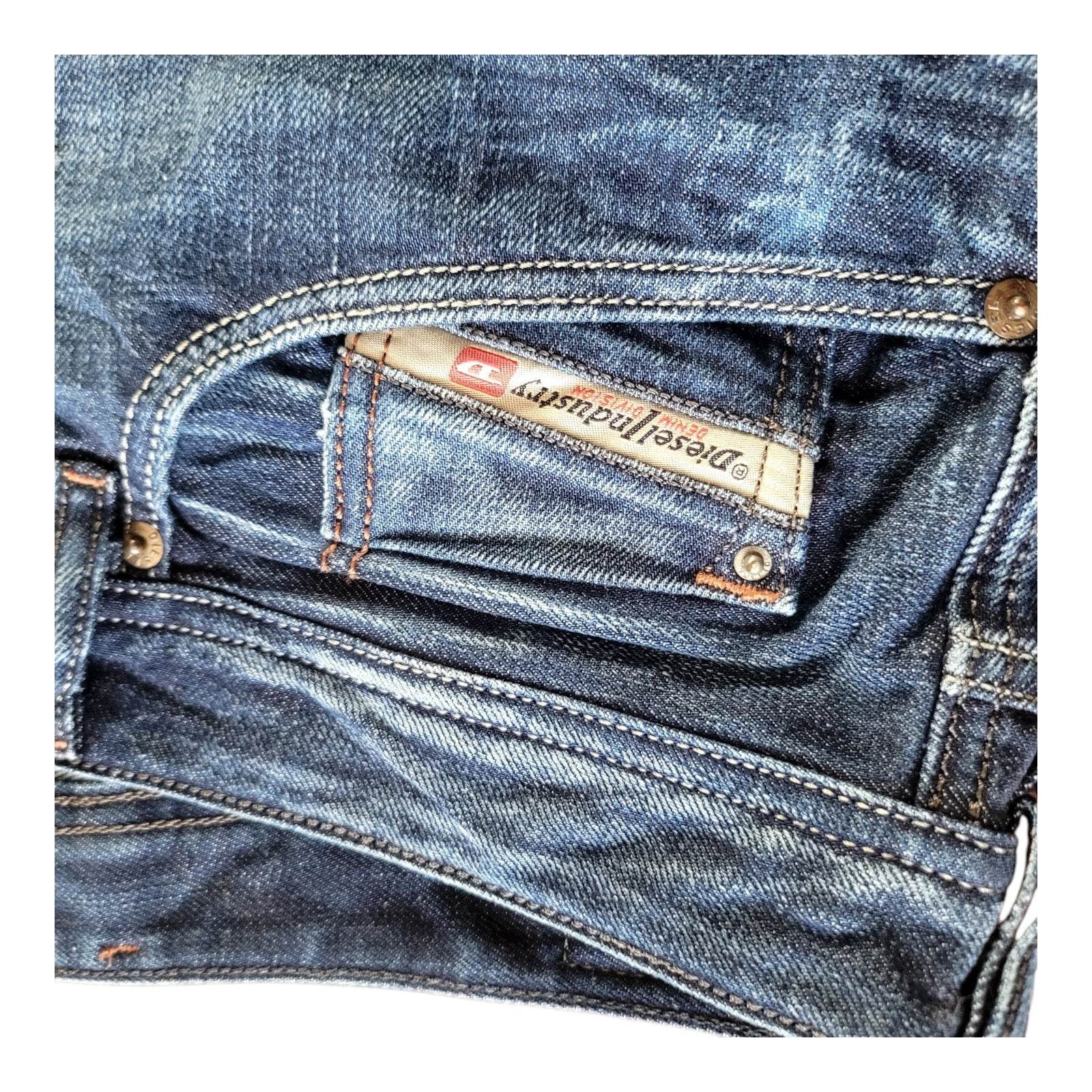 Diesel Waykee 0806U Regular Straight Jeans – W36 L32 - USASTARFASHION