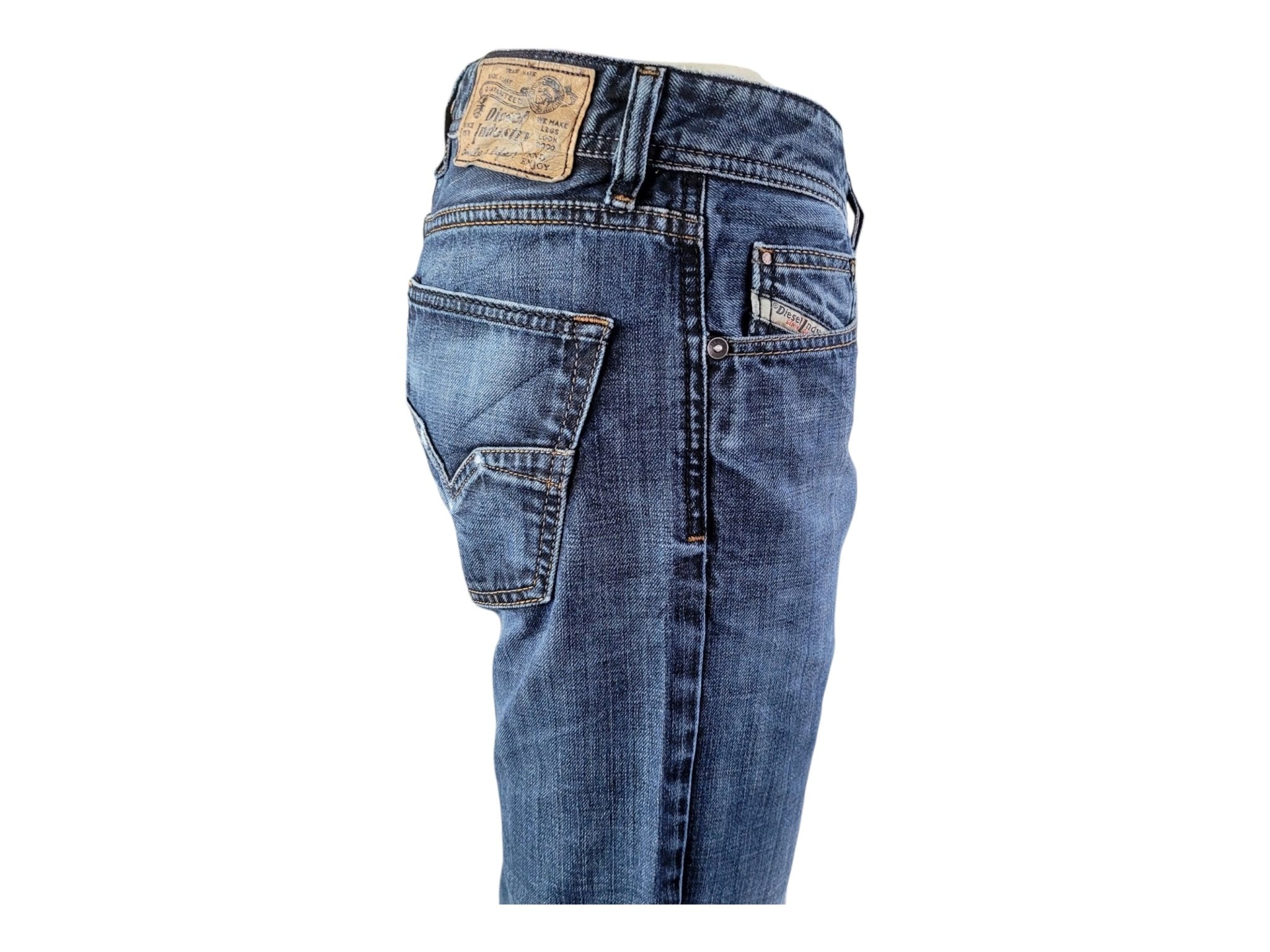 Diesel Larkee Regular Straight Jeans W33 L32 – Wash 0835H - USASTARFASHION