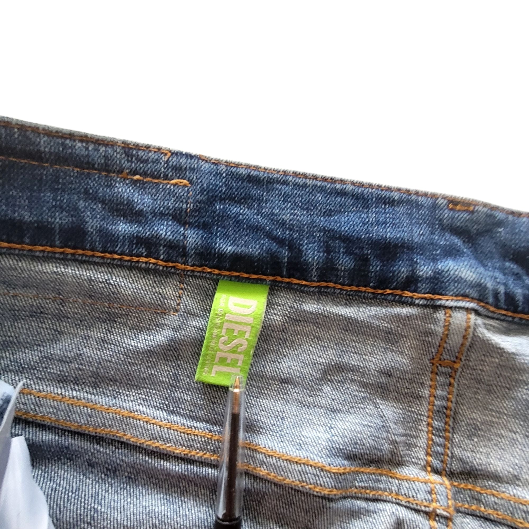 Used Diesel D - Yennox W30 L32 Tapered Fit Jeans – Grade A - USASTARFASHION