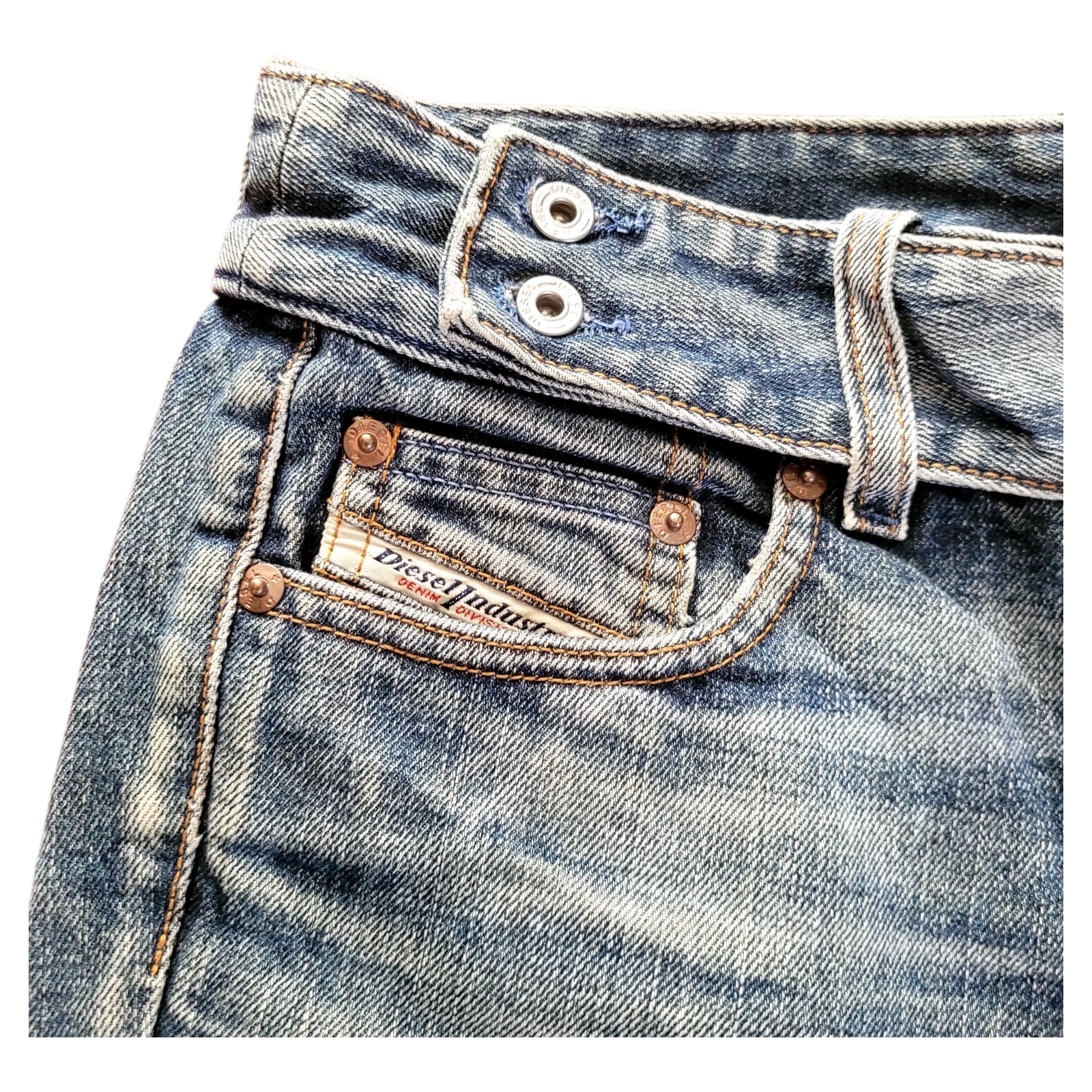 Diesel Vintage Jeans – Model: CHERONE L.34 – Size W28 L26– Made in Italy