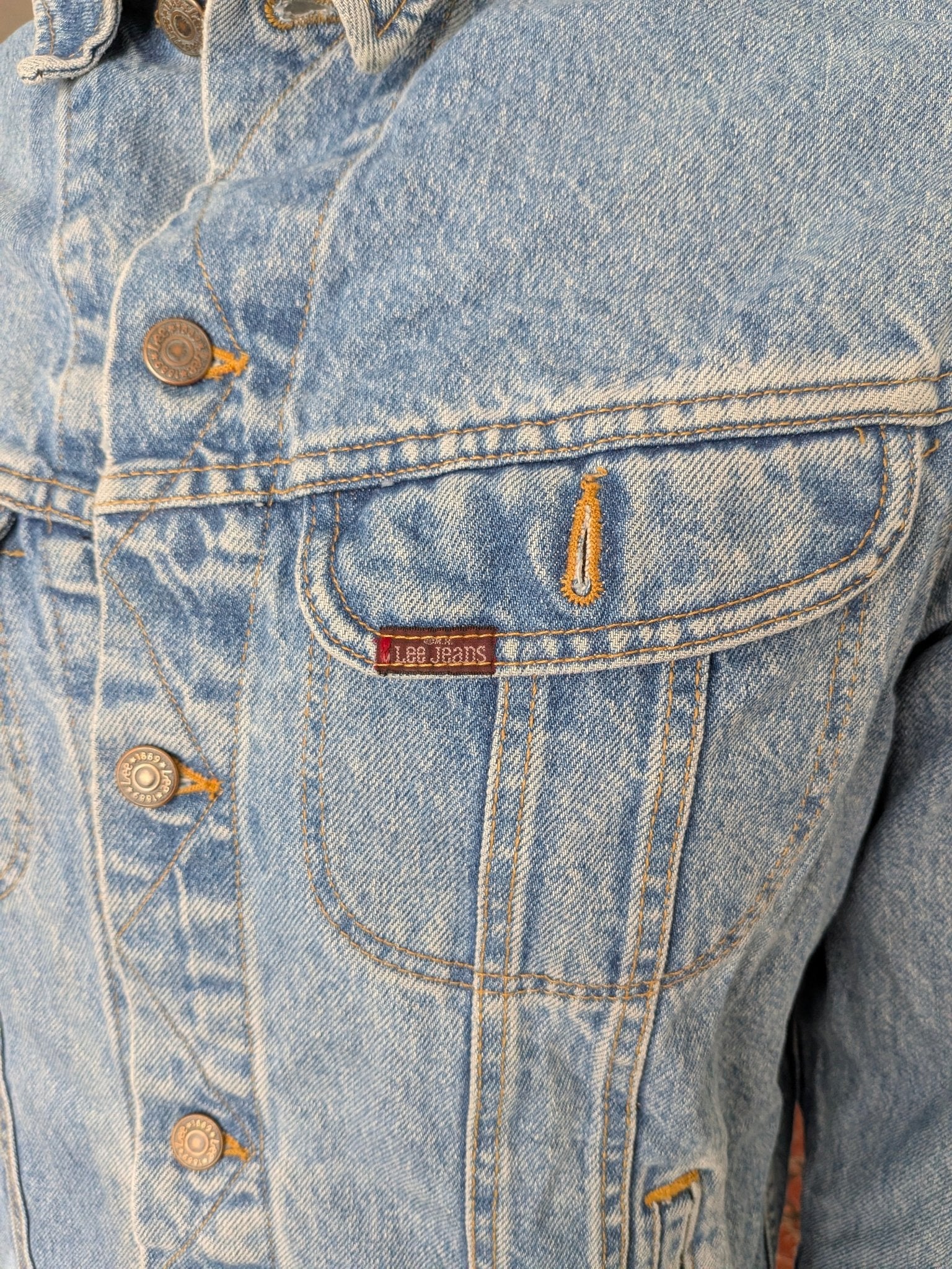 Lee Jeans Authentic Denim Jacket - Size M - USASTARFASHION