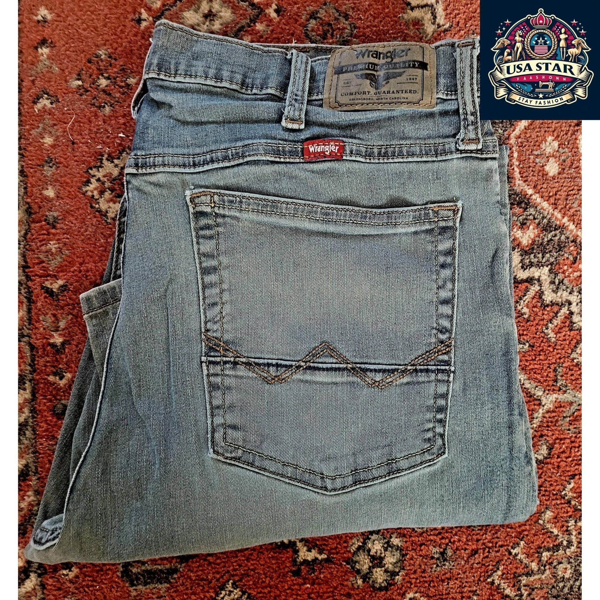 Wrangler Men's Jeans Relaxed Bootcut W36 x L32 Light Blue Denim, Grade A/B, Pre - Owned - USASTARFASHION