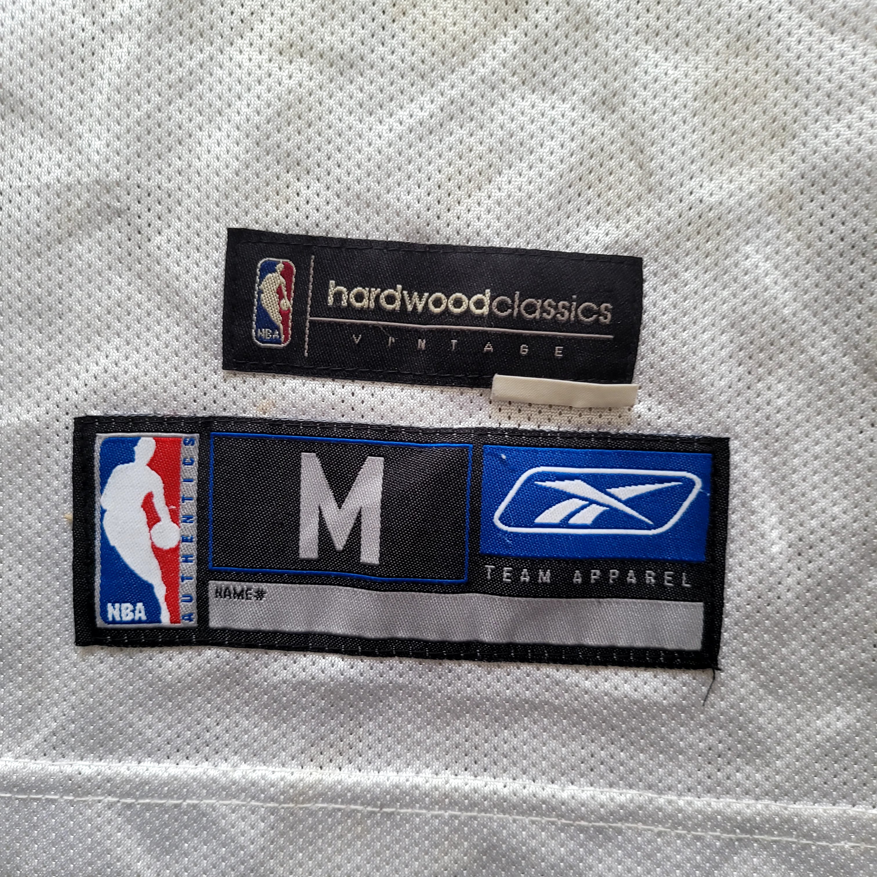 Reebok NBA Hardwood Classics Mike Bibby #10 Sacramento Kings Jersey – Size M - USASTARFASHION