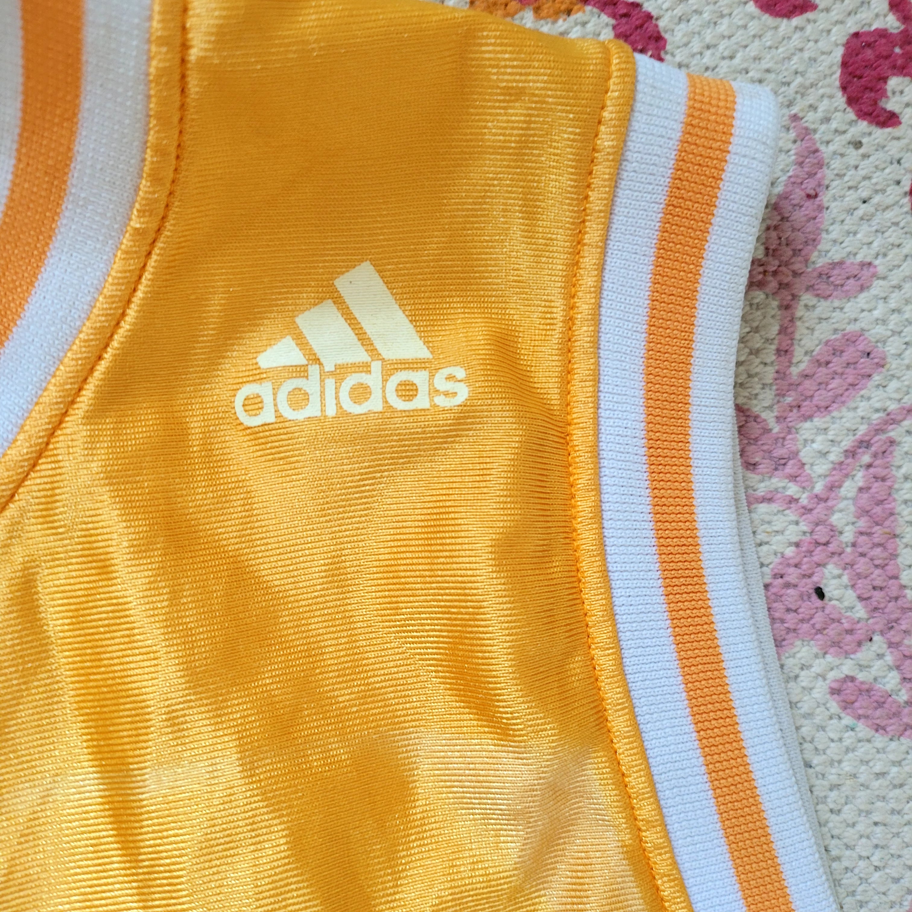Adidas Tennessee Volunteers #32 Basketball Jersey – Gold White – Size XL - USASTARFASHION