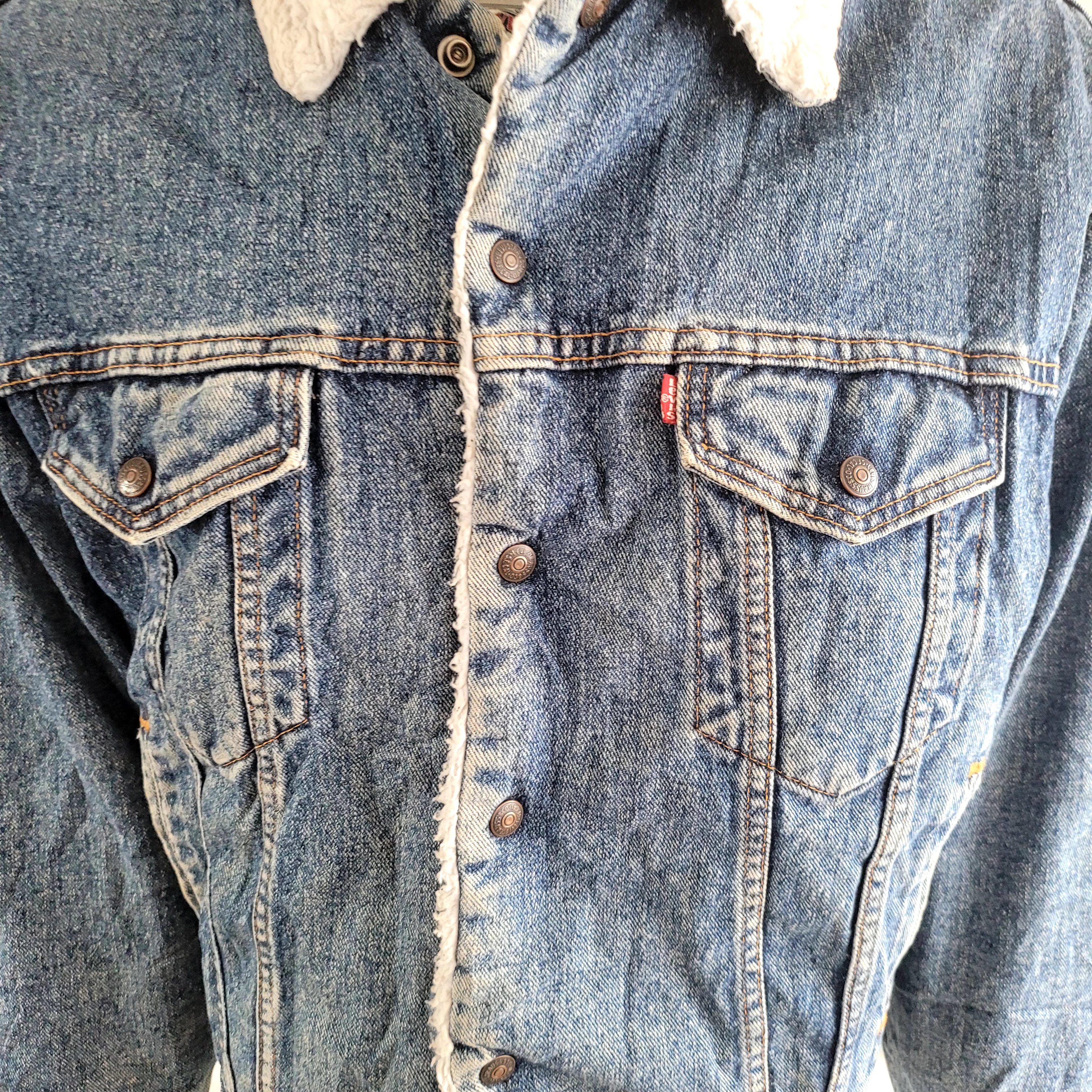 Levi’s Authentic Sherpa Denim Trucker Jacket – Size M, USA Made - USASTARFASHION