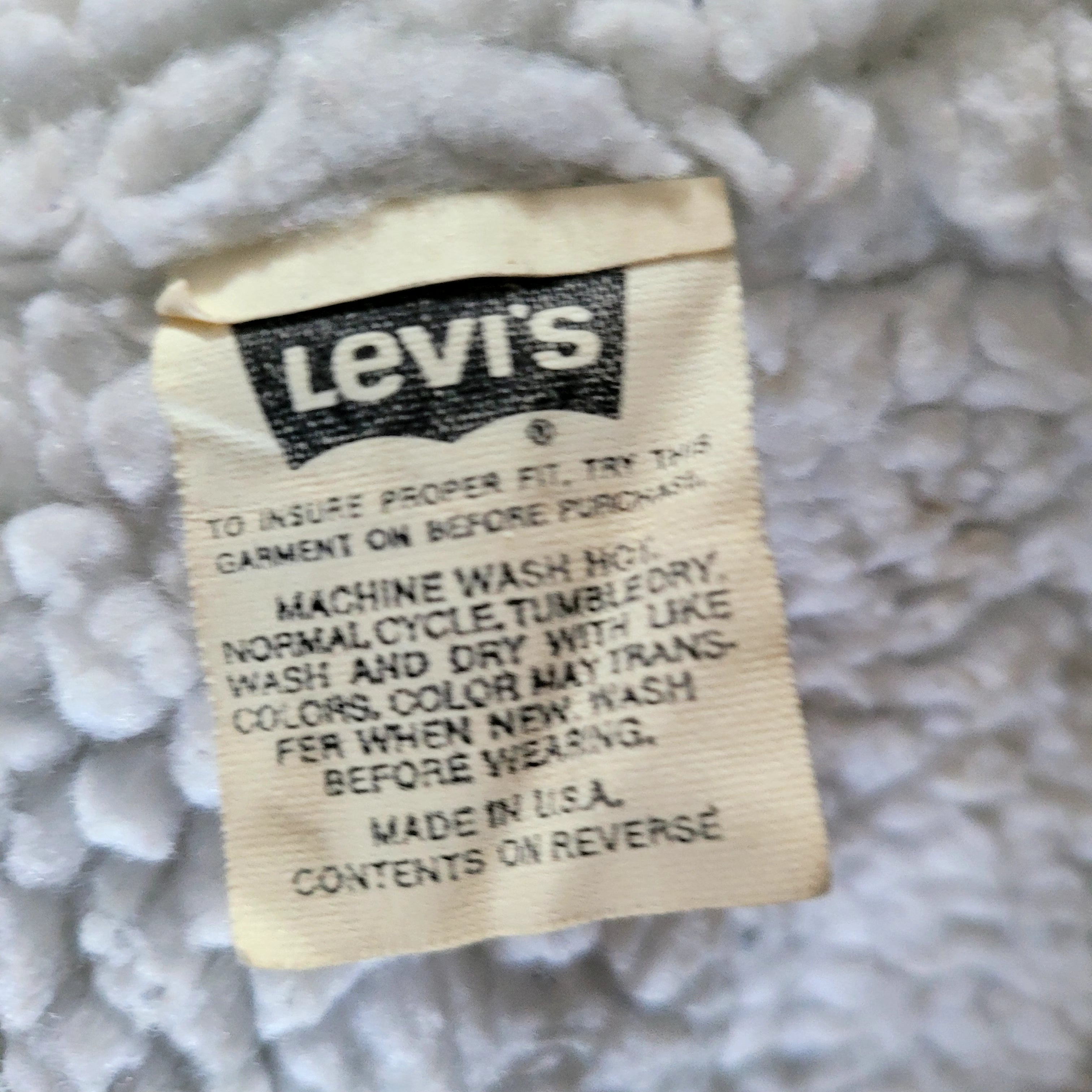Levi’s Authentic Sherpa Denim Trucker Jacket – Size M, USA Made - USASTARFASHION