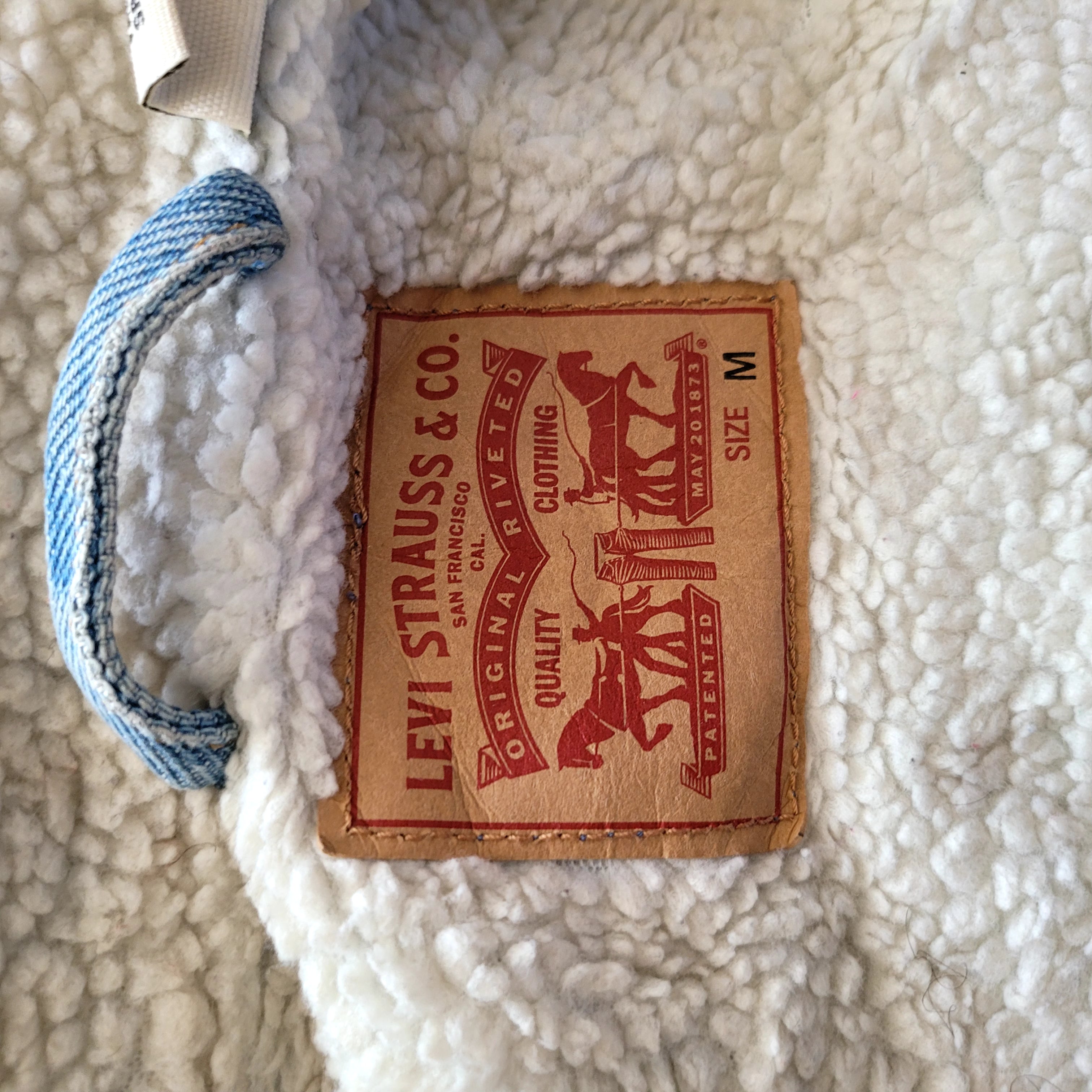 Vintage Levi’s Sherpa-Lined Denim Jacket – Youth Size M - USASTARFASHION