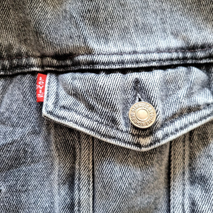 Vintage Levi’s Sherpa Lined Denim Jacket – Size S - USASTARFASHION