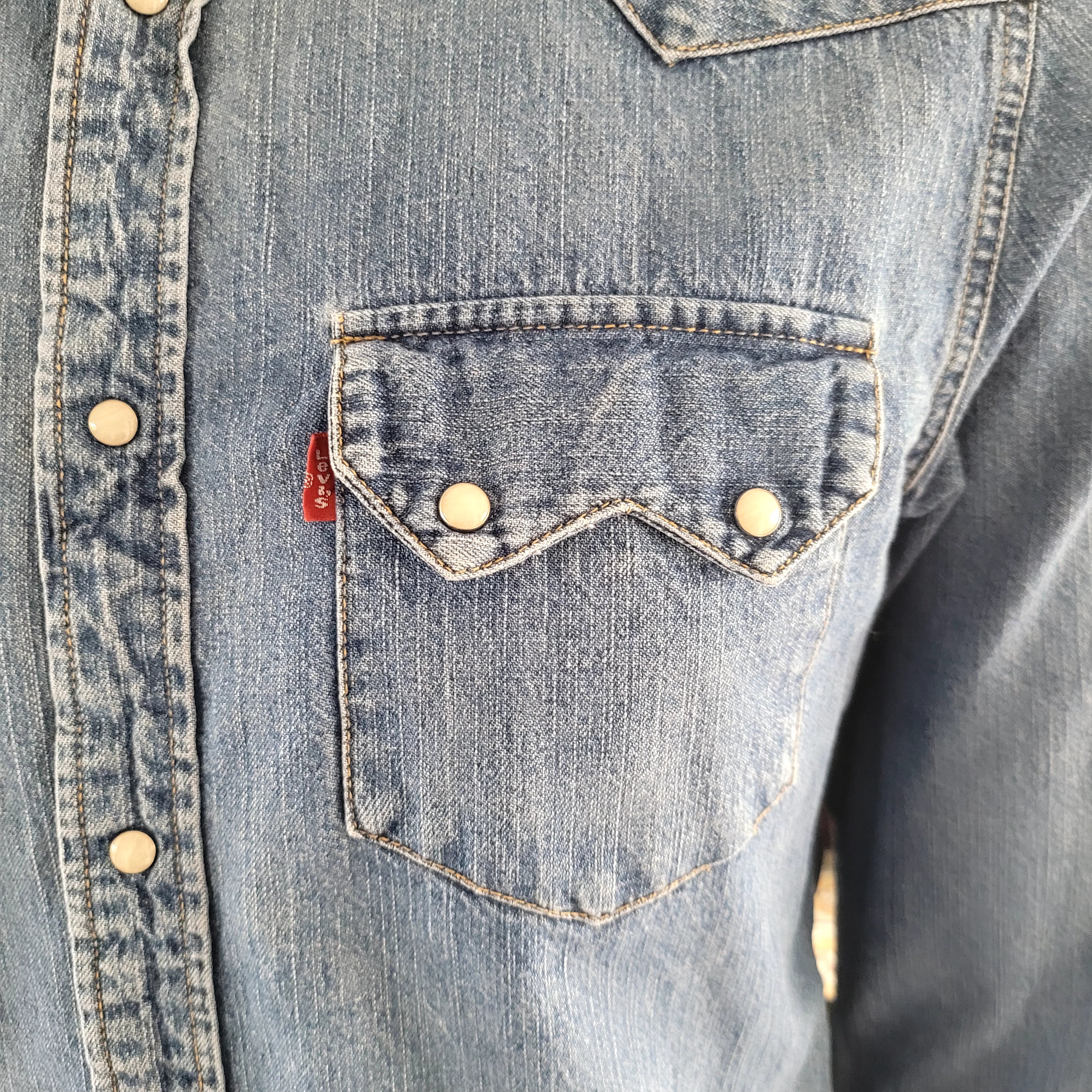 Vintage Levi's Western Denim Shirt - Size M - Light Blue - USASTARFASHION
