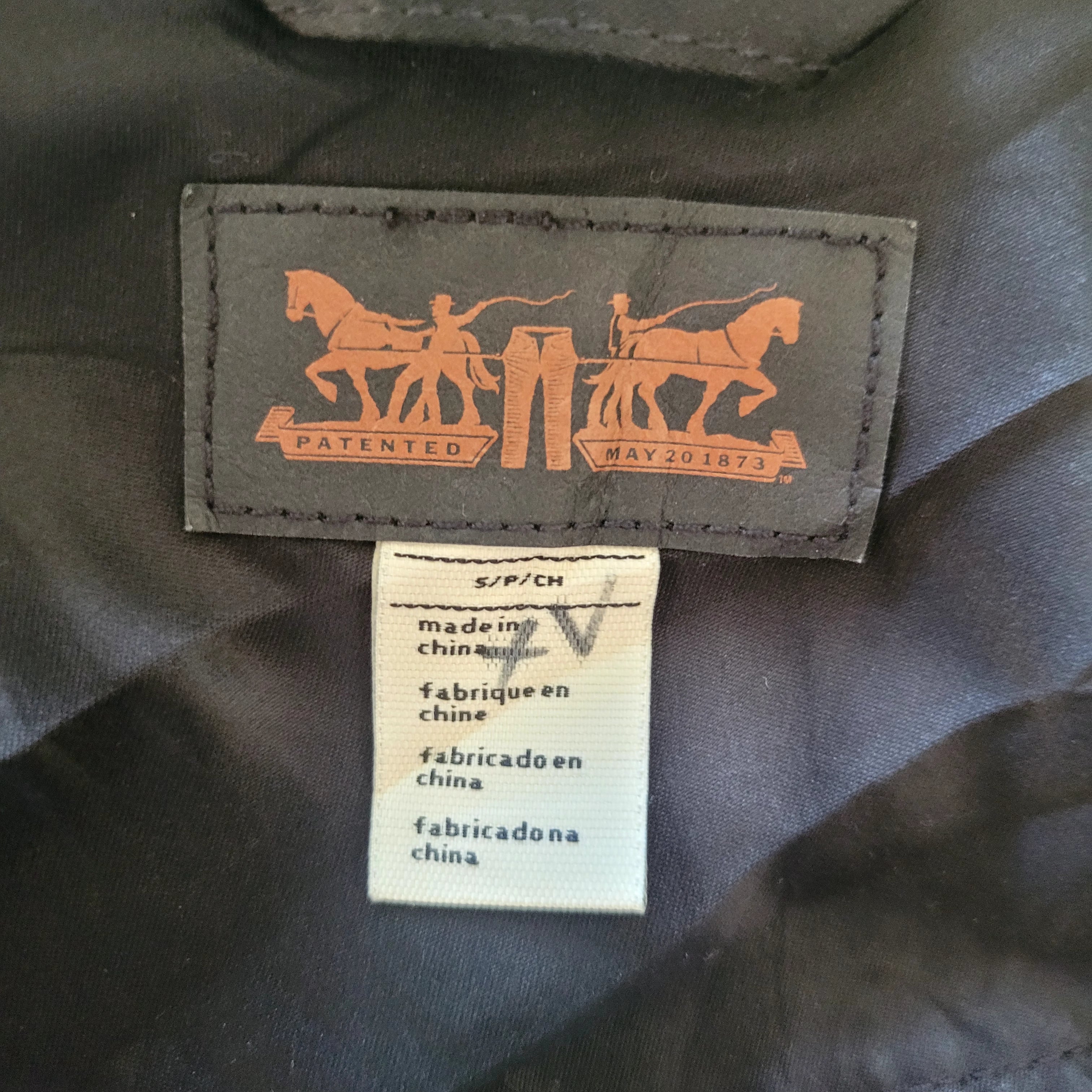 Levi’s Women’s Corduroy Trucker Jacket – Size S - USASTARFASHION