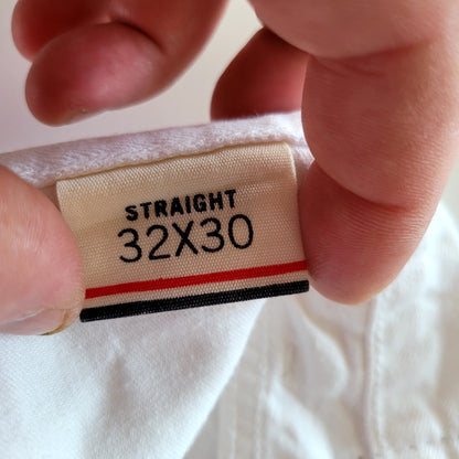 Tommy Hilfiger Men’s White Straight Fit Jeans – Size 32x30 - USASTARFASHION