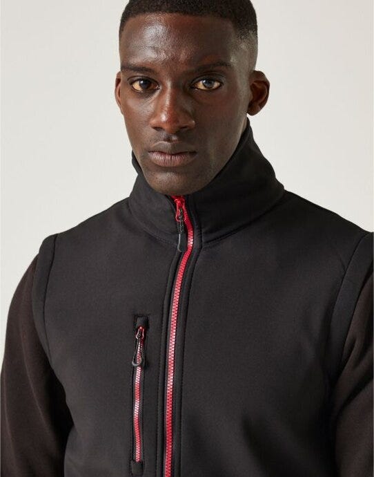 Regatta Professional TRA915 Regatta Navigate 2L Softshell Bodywarmer - Black/Classic Red
