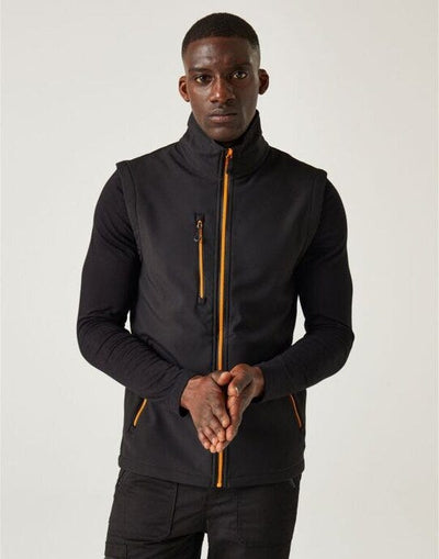 Regatta Professional TRA915 Regatta Navigate 2L Softshell Bodywarmer - Black Orange Pop