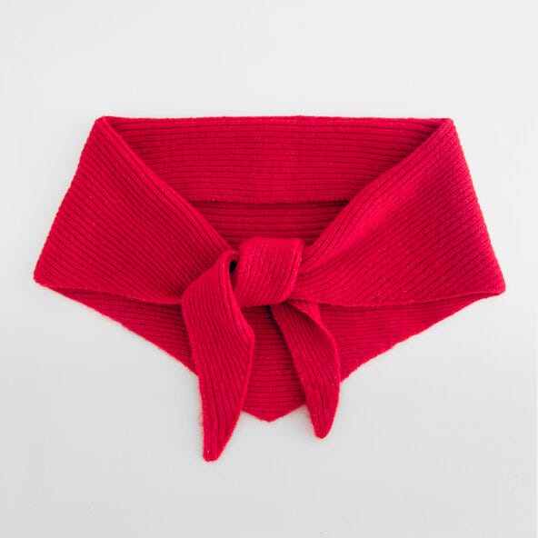 Beechfield B402 Knitted Triangle Scarf - Bright Red