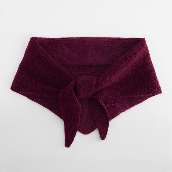 Beechfield B402 Knitted Triangle Scarf - Burgundy