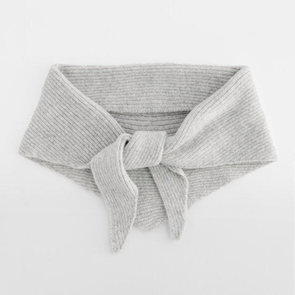 Beechfield B402 Knitted Triangle Scarf - Heather Grey