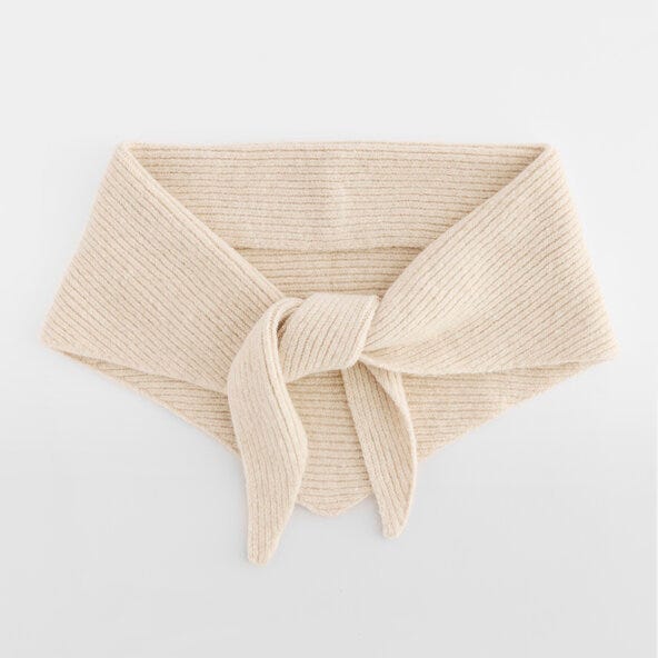 Beechfield B402 Knitted Triangle Scarf - Oat