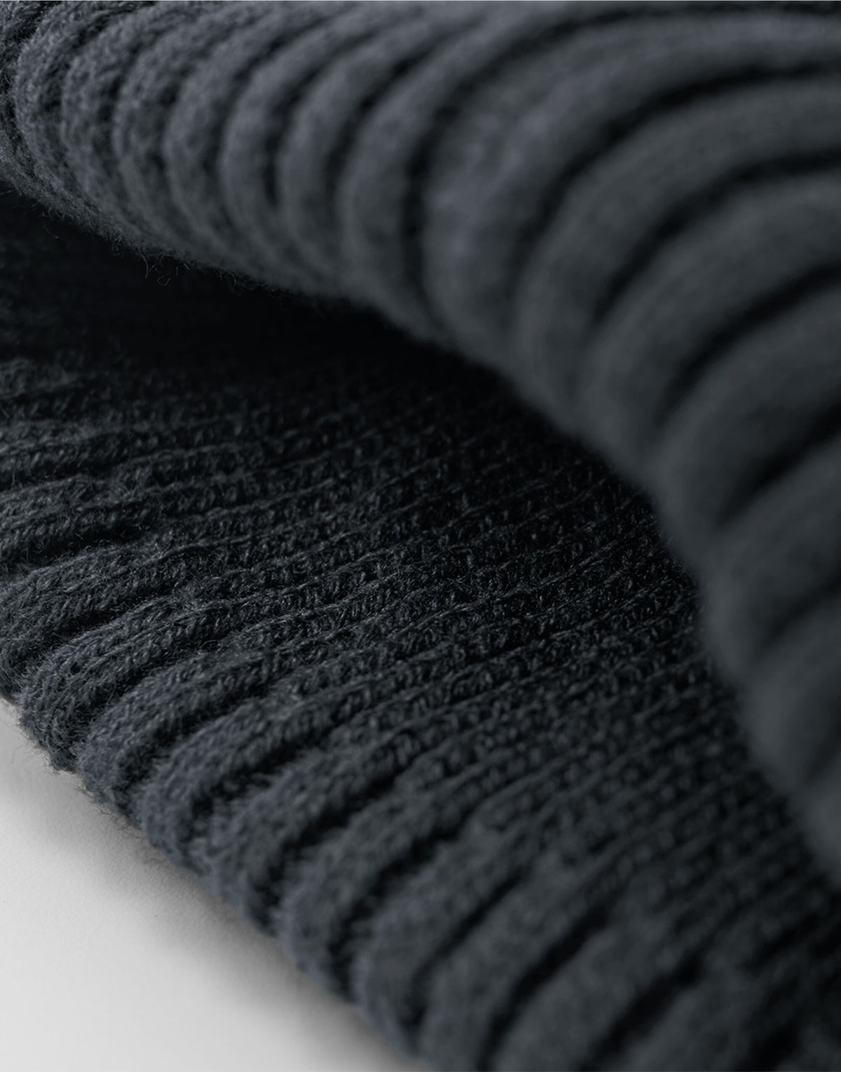 Beechfield B334R Zip Patch Beanie - Graphite Grey/Black