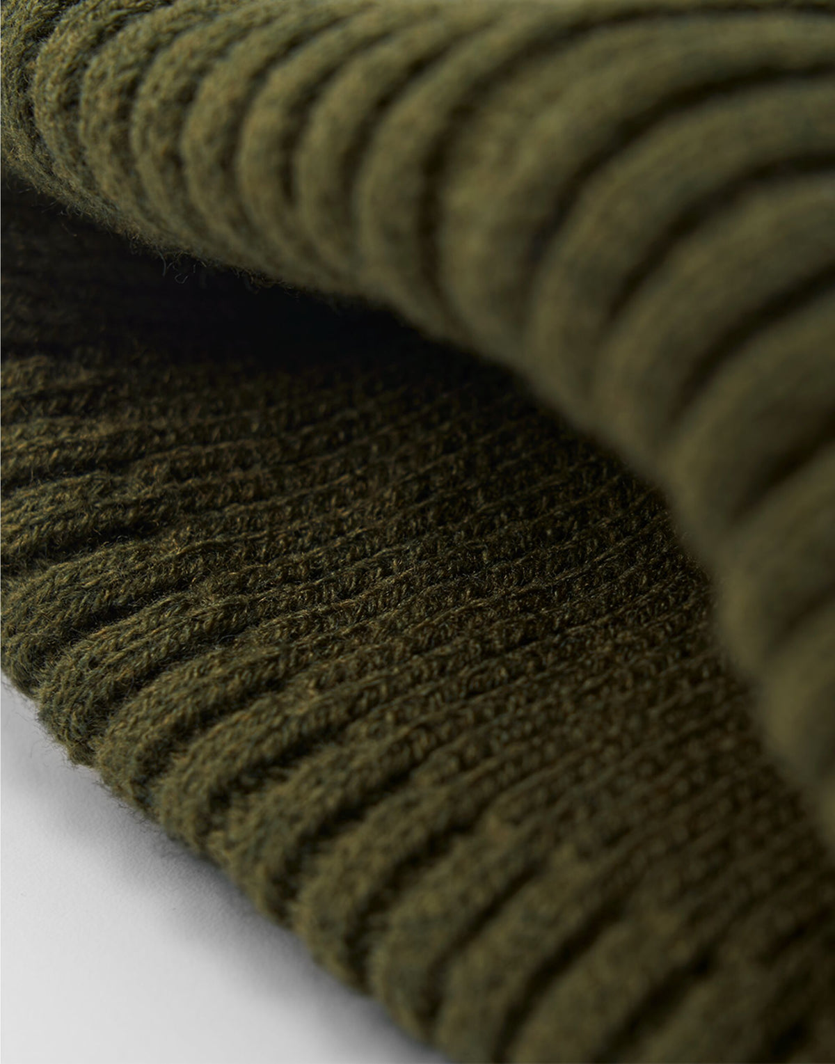 Beechfield B334R Zip Patch Beanie - Military Green/ Black