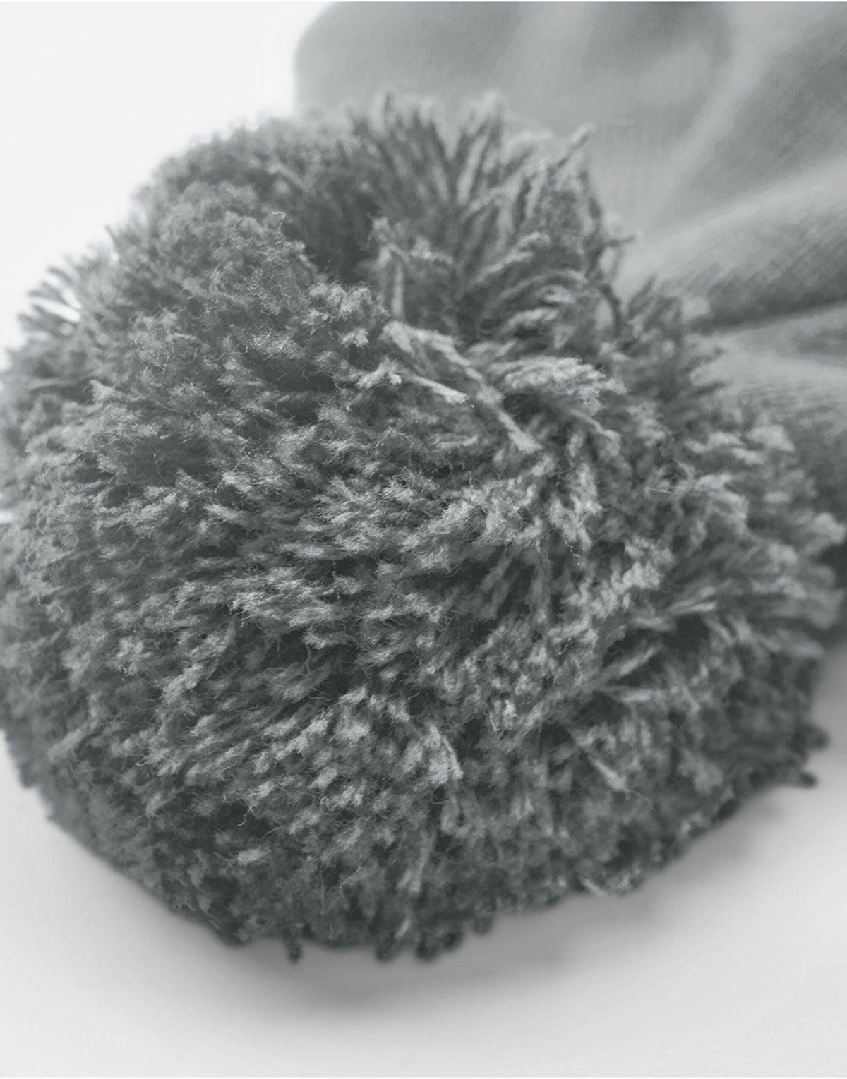 Beechfield B338R Appliqué Patch Pom Beanie - Ash/White